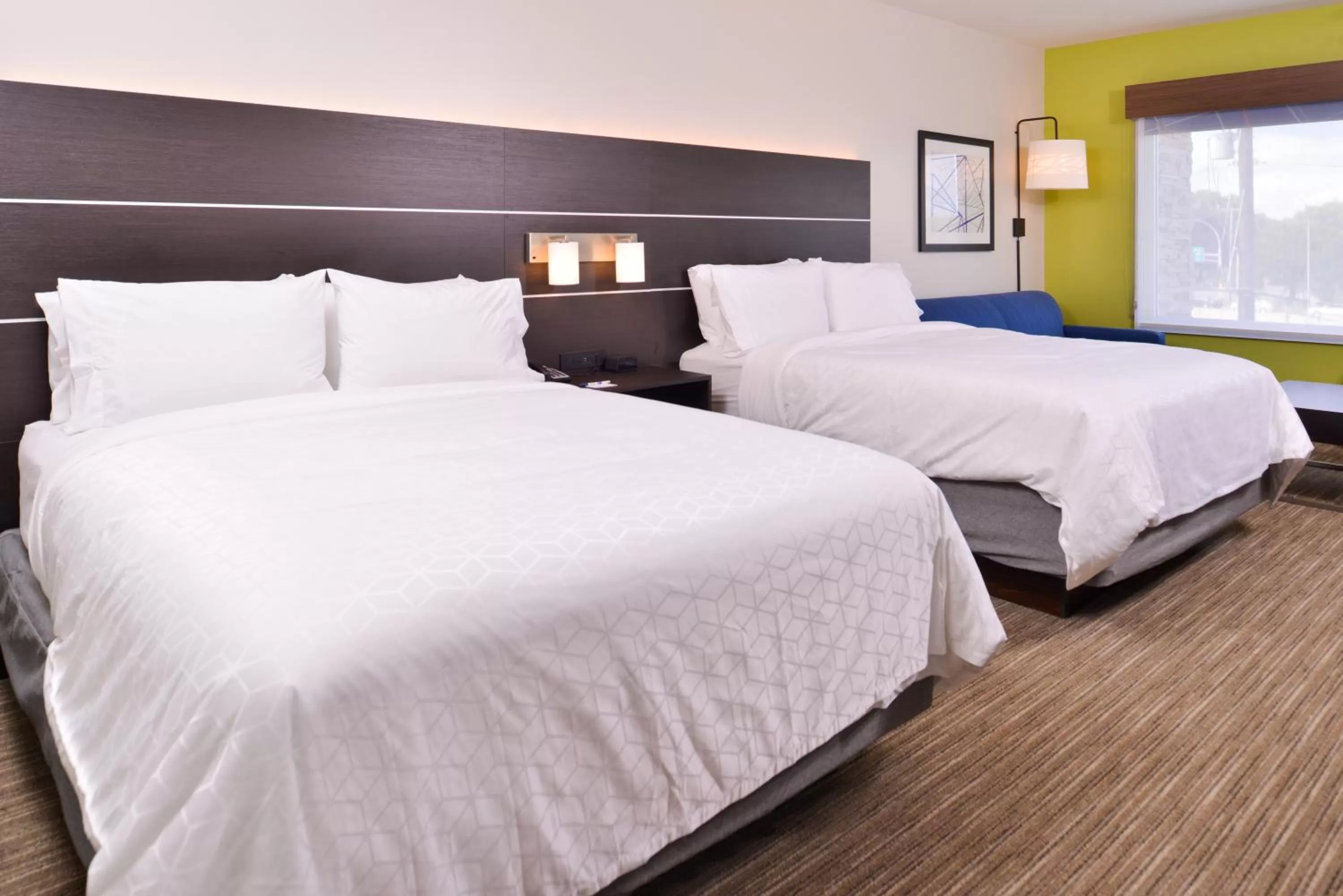 Photo of the whole room, Bed in Holiday Inn Express & Suites - Mall of America - MSP Airport by IHG