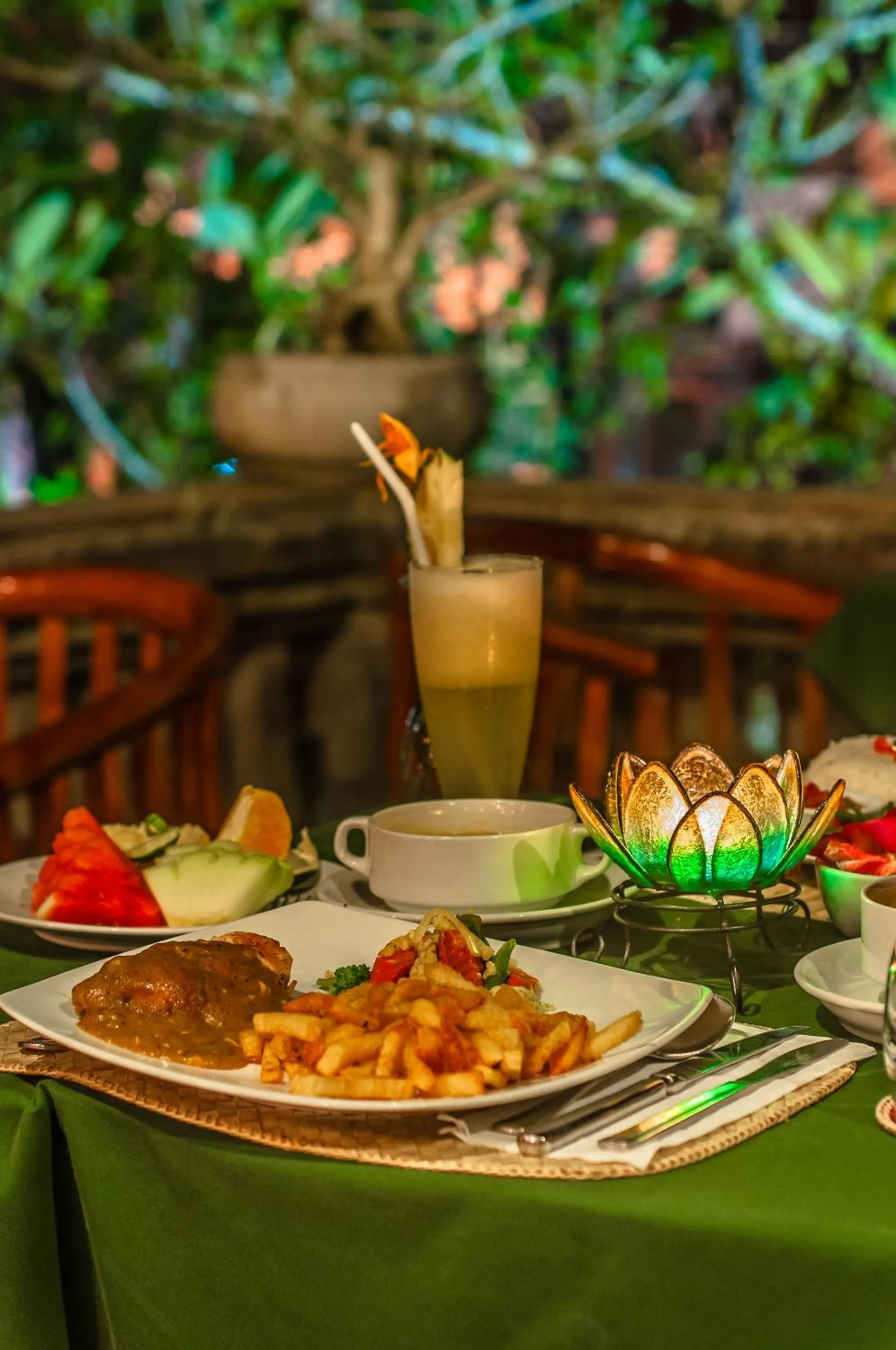 Restaurant/places to eat in Sahadewa Resort & Spa