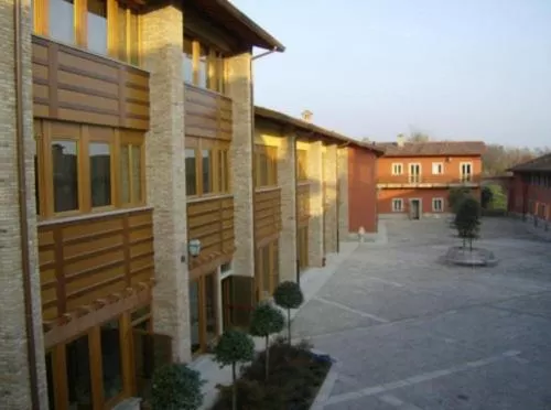Inner courtyard view in Bes Hotel Bergamo Cologno al Serio