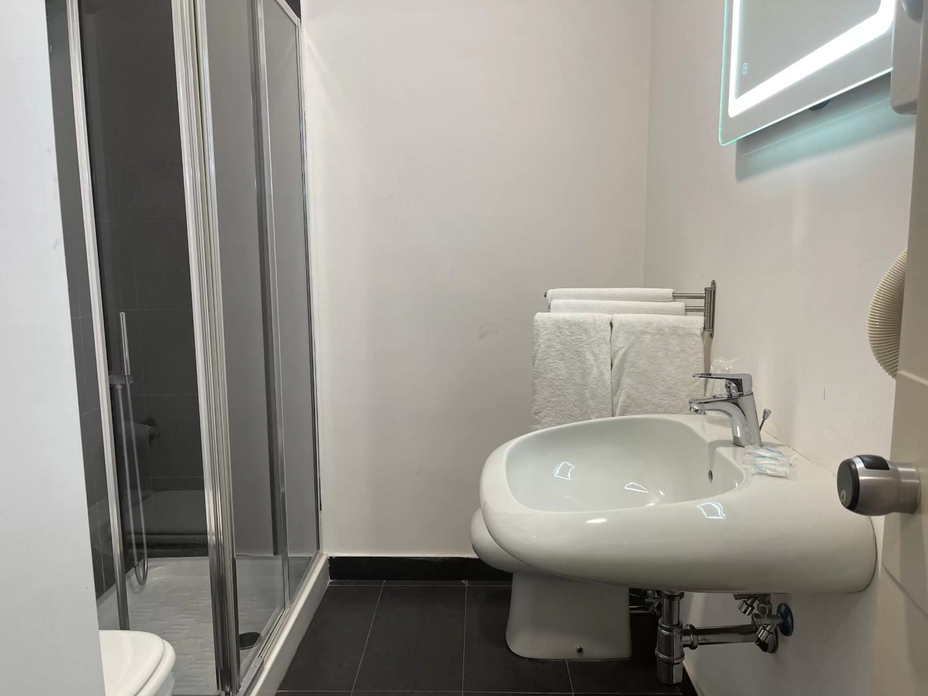 Bathroom in Jazz Hotel