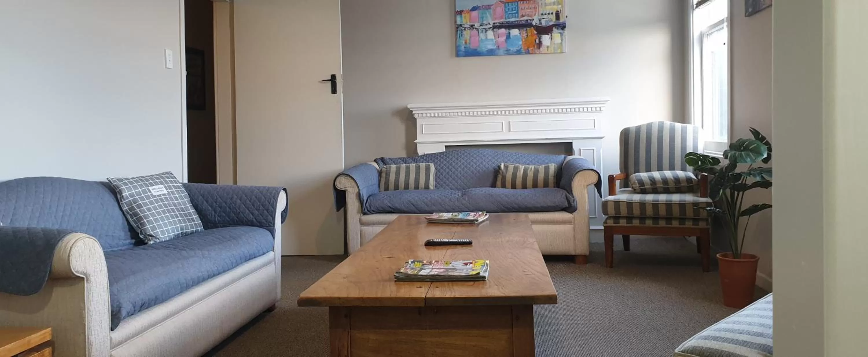 Communal lounge/ TV room in Fern Lodge Inglewood