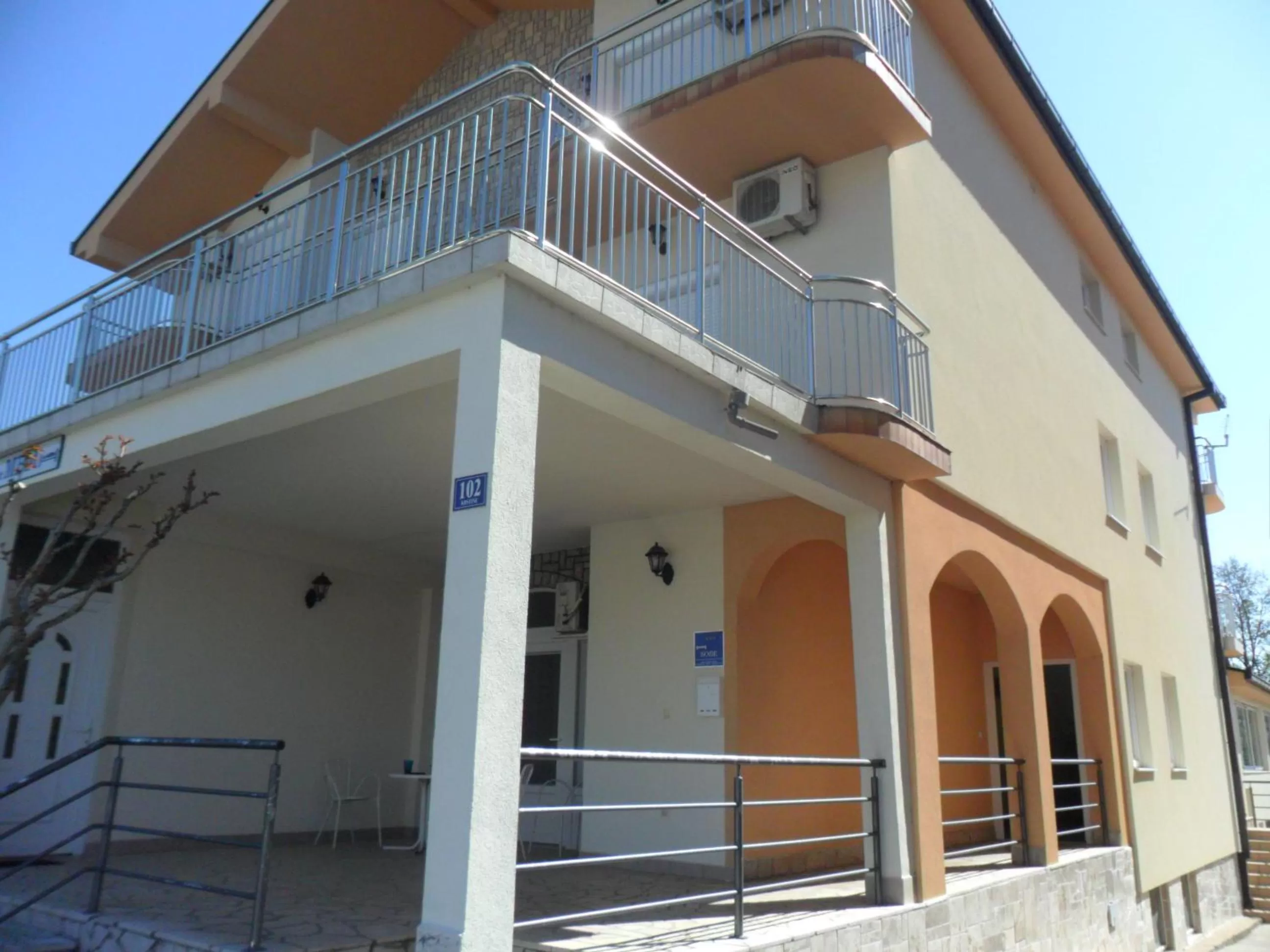 Property Building in Rooms MBM