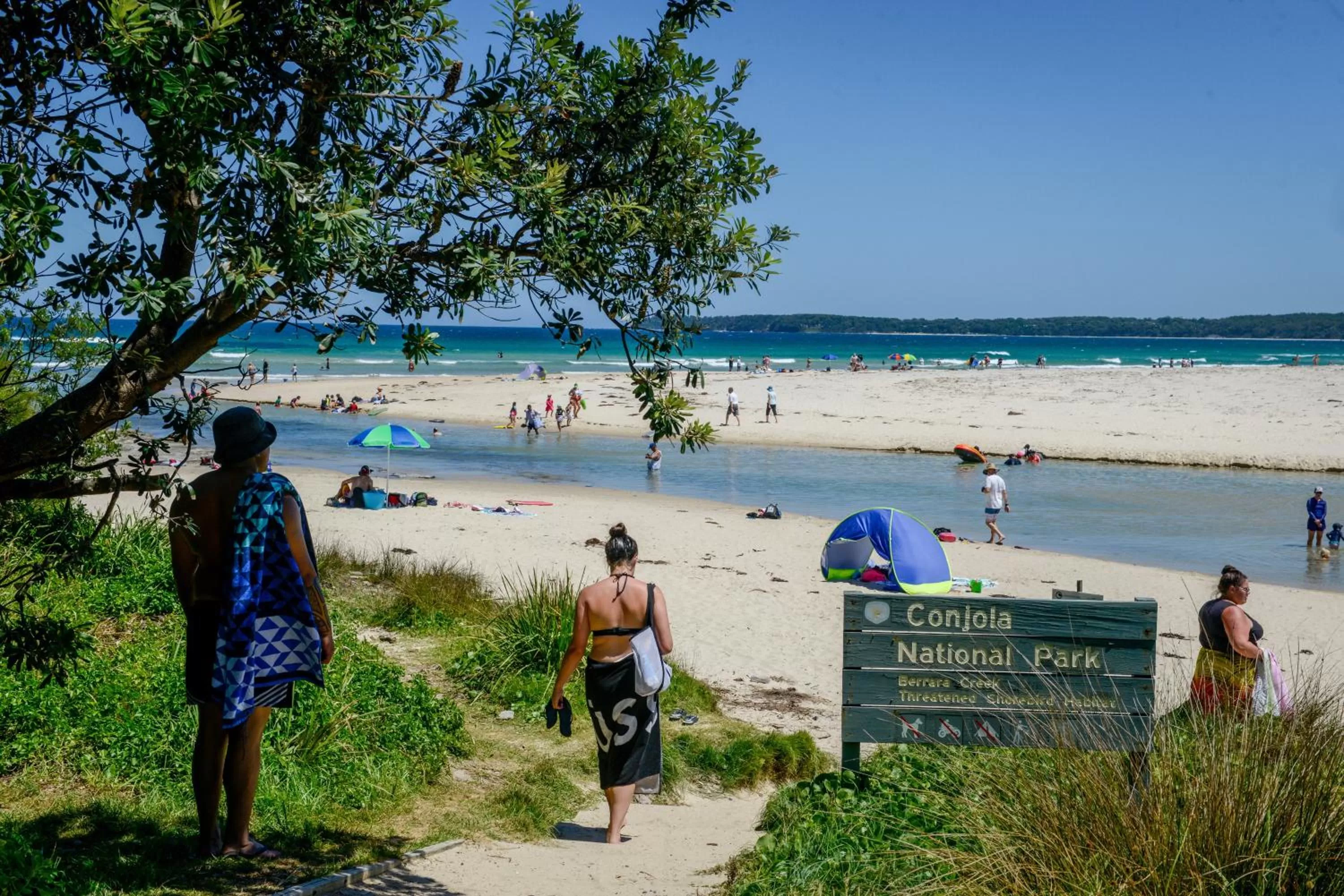 Property building in Calm Waters Waterfront Cottages