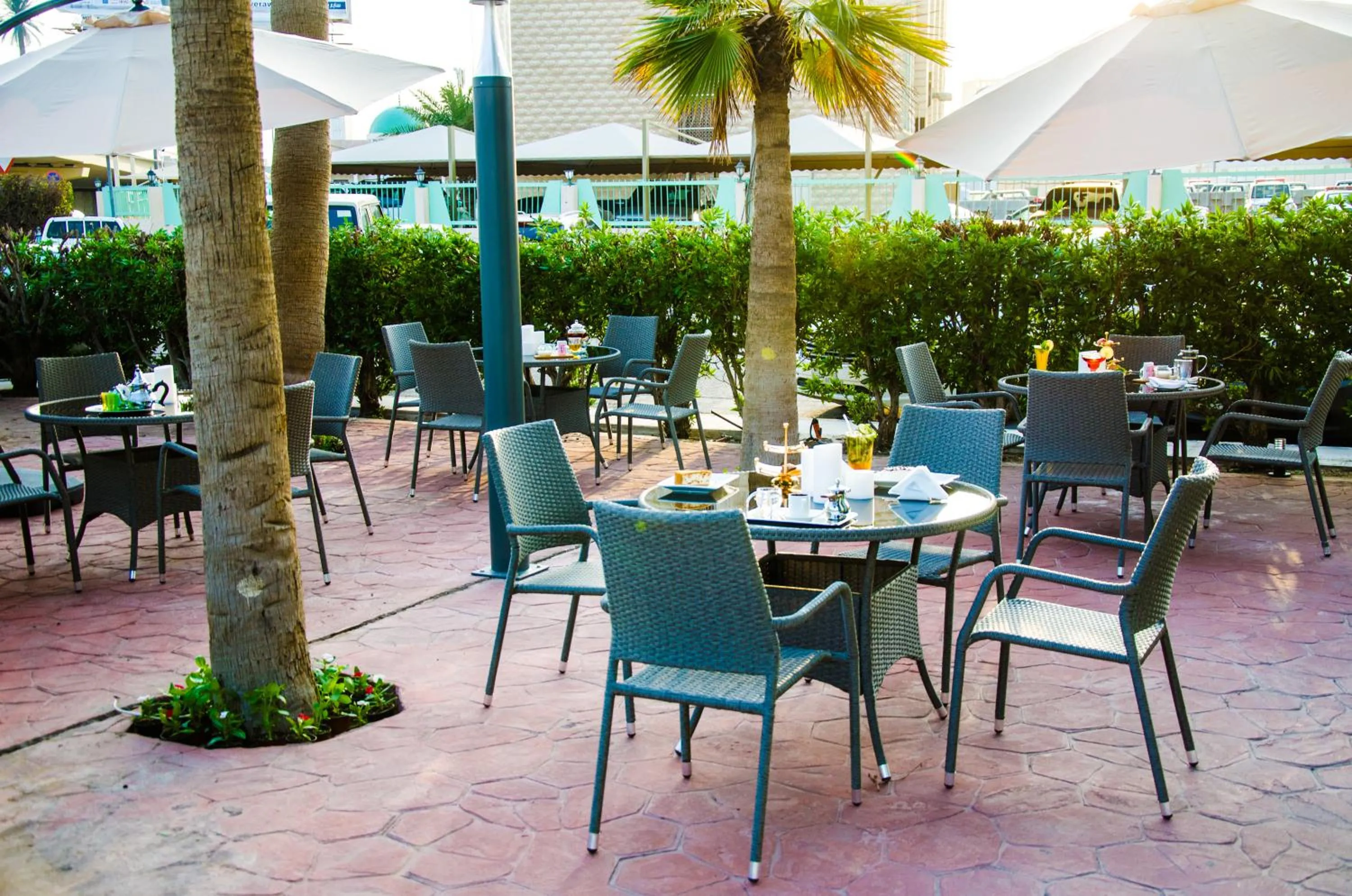 Coffee/tea facilities, Restaurant/Places to Eat in Dammam Palace Hotel