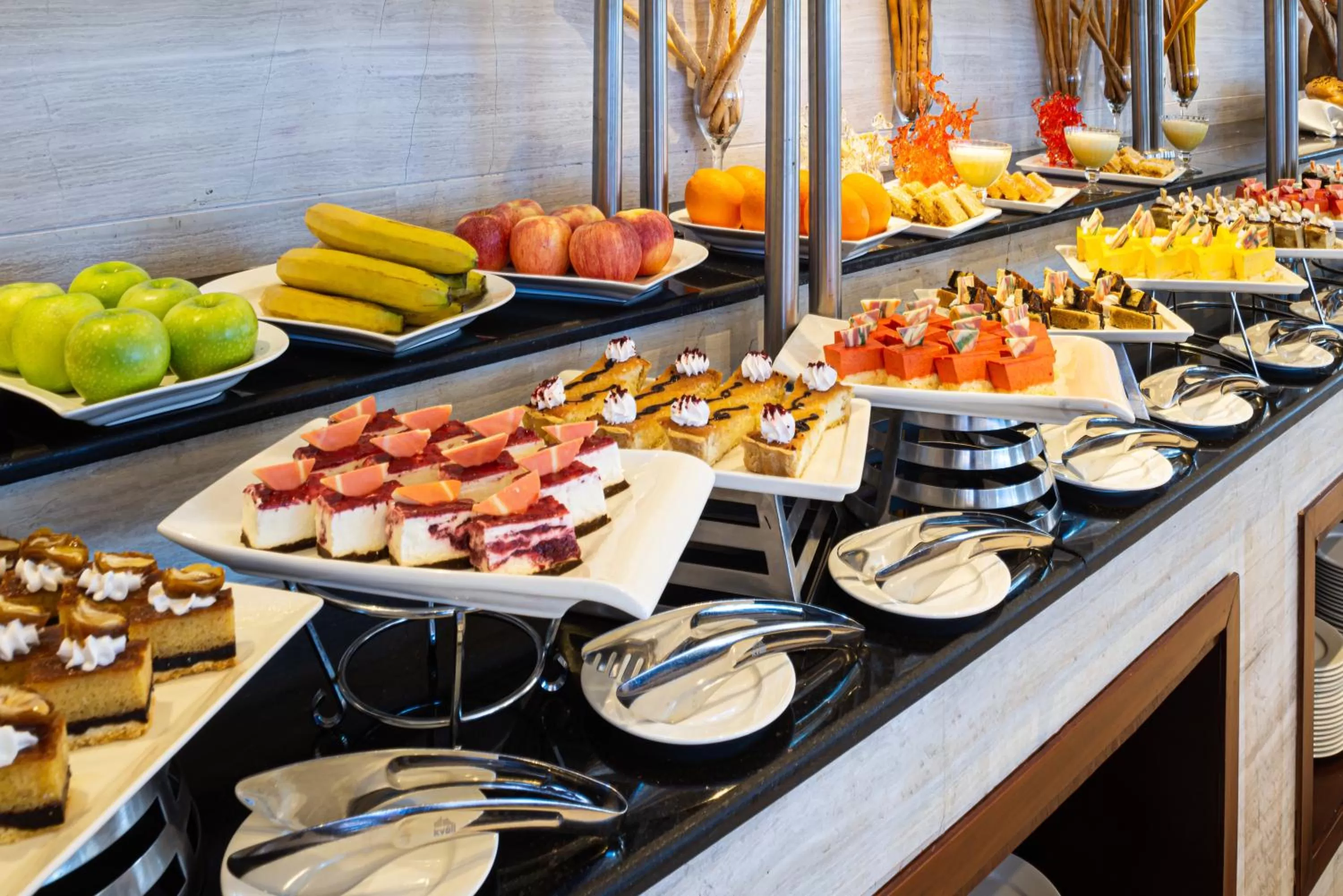 Food and drinks in Blue Diamond Hotel Jeddah