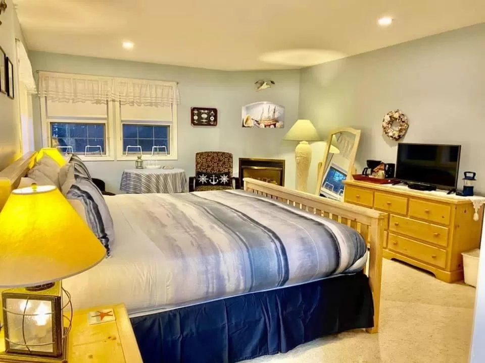 Bed in Seafarer Bed & Breakfast