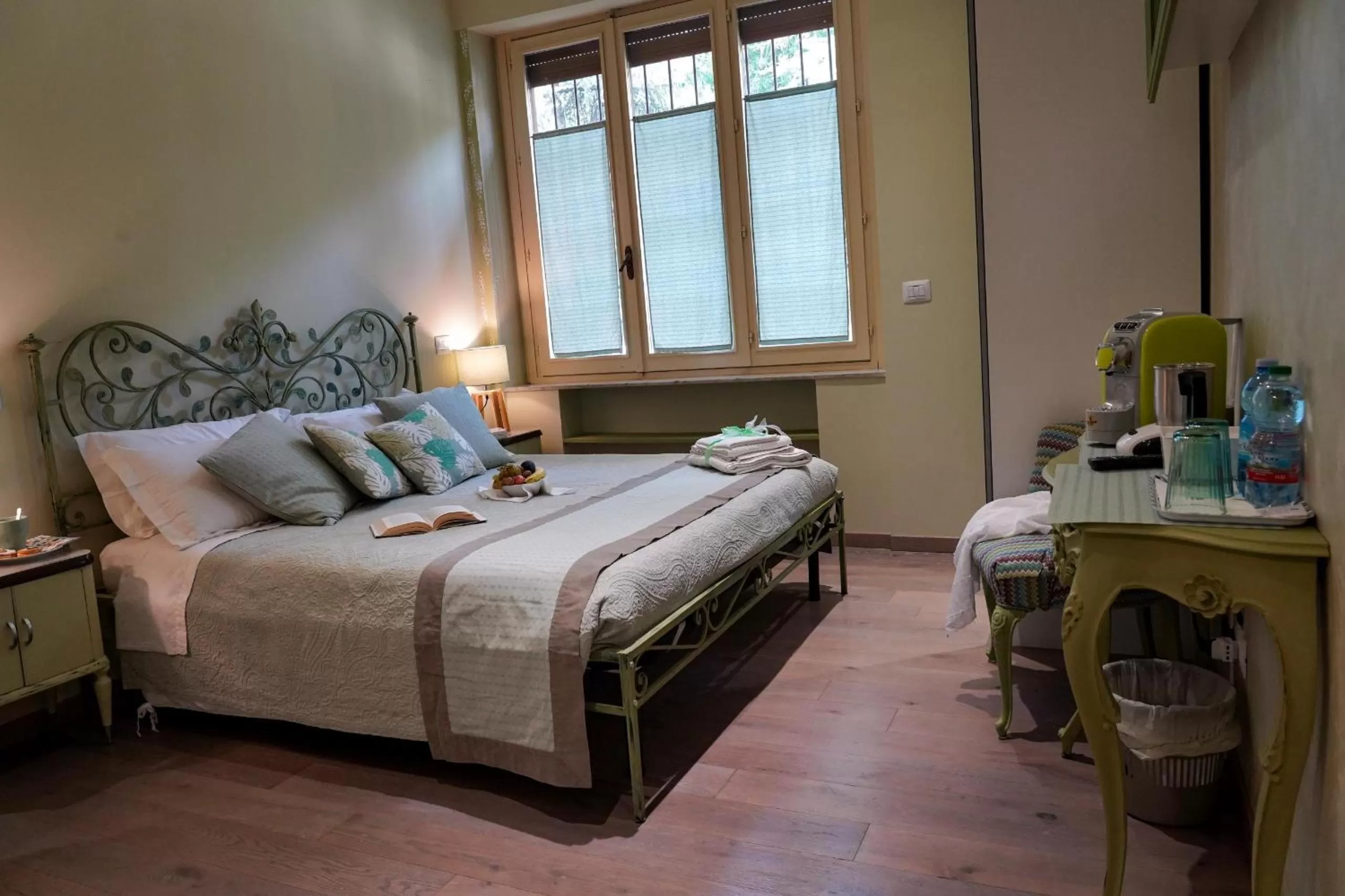 Bedroom, Bed in Villa Cantoni