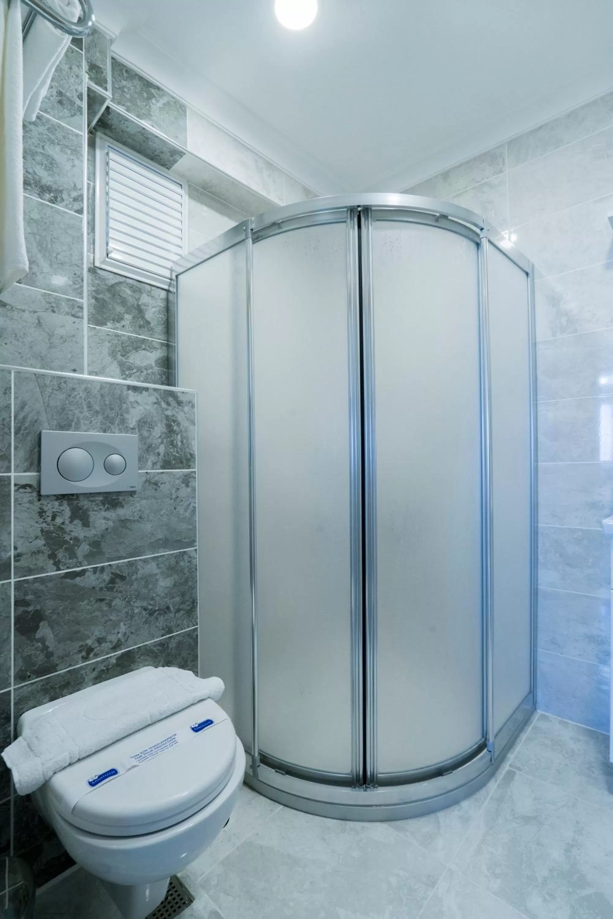 Shower in ATAM HOTEL