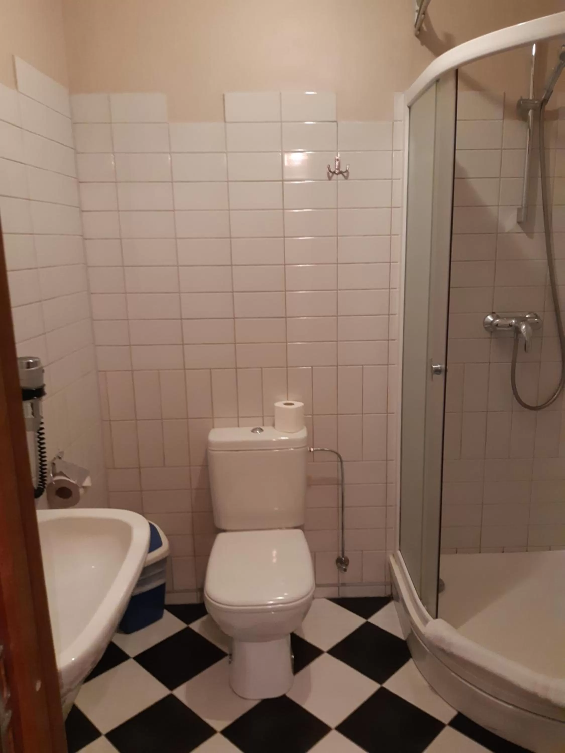 Shower in Hotel Pils with Self-Check in