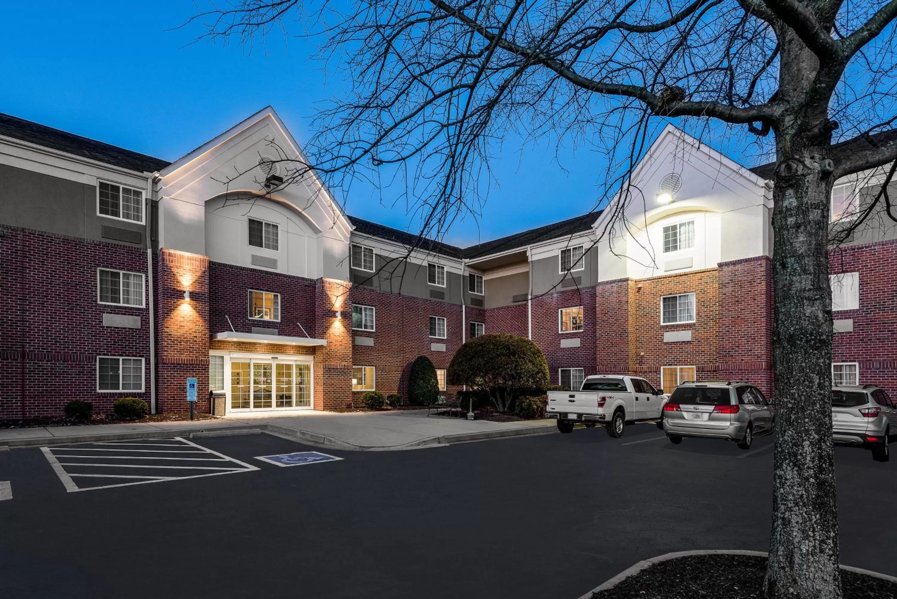 Property building in Candlewood Suites Glen Allen-Short Pump