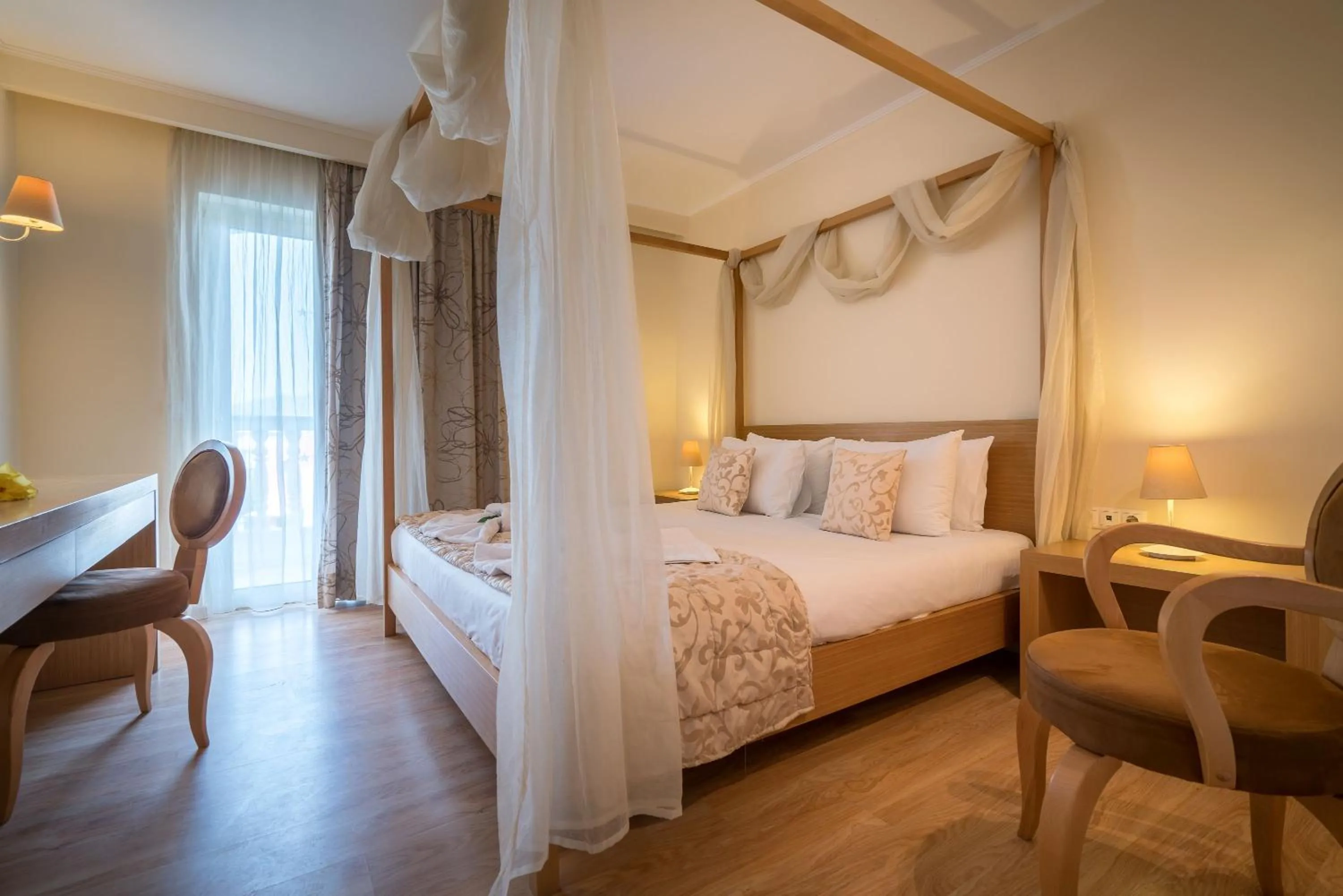 Bedroom, Bed in Galaxy Beach Resort BW Premier Collection