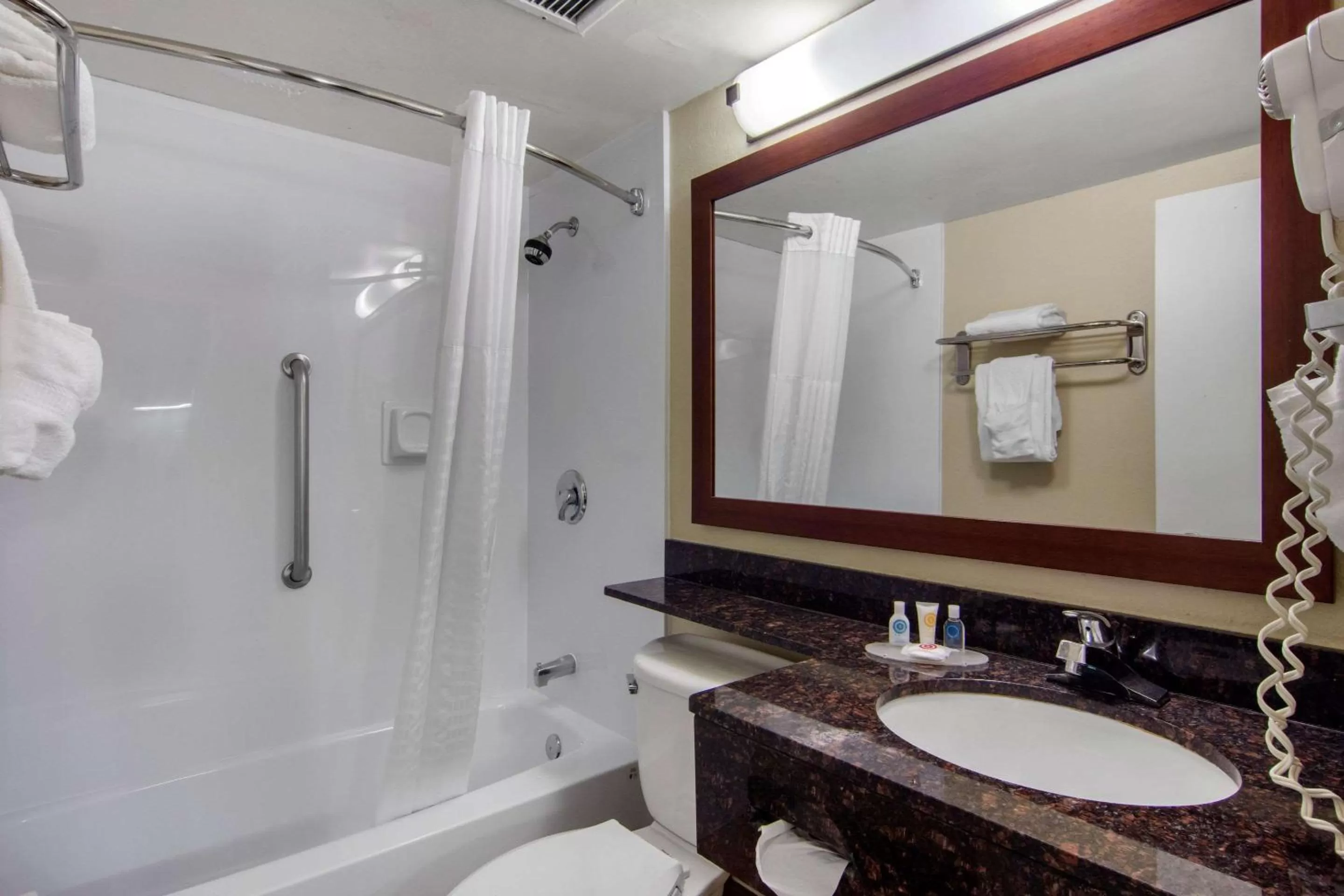 Bathroom in Comfort Inn Sandy Springs - Perimeter