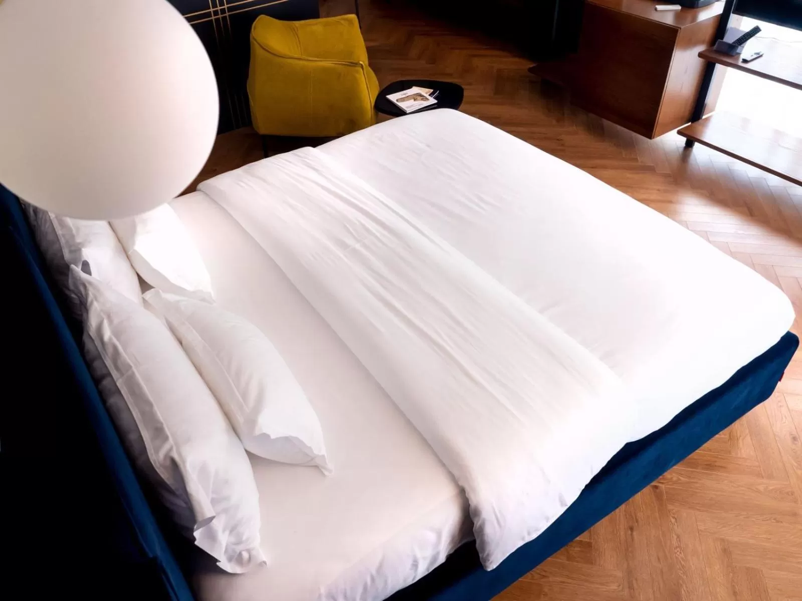 Bed in Moncafe BoutiqueHotel Spa