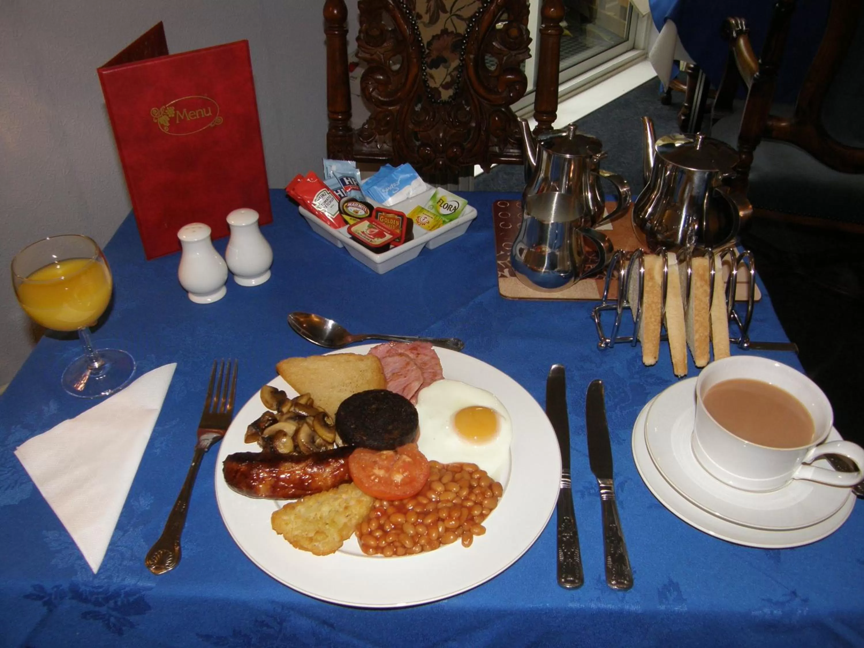 Restaurant/places to eat in Kingswinford Guest House with Free Parking