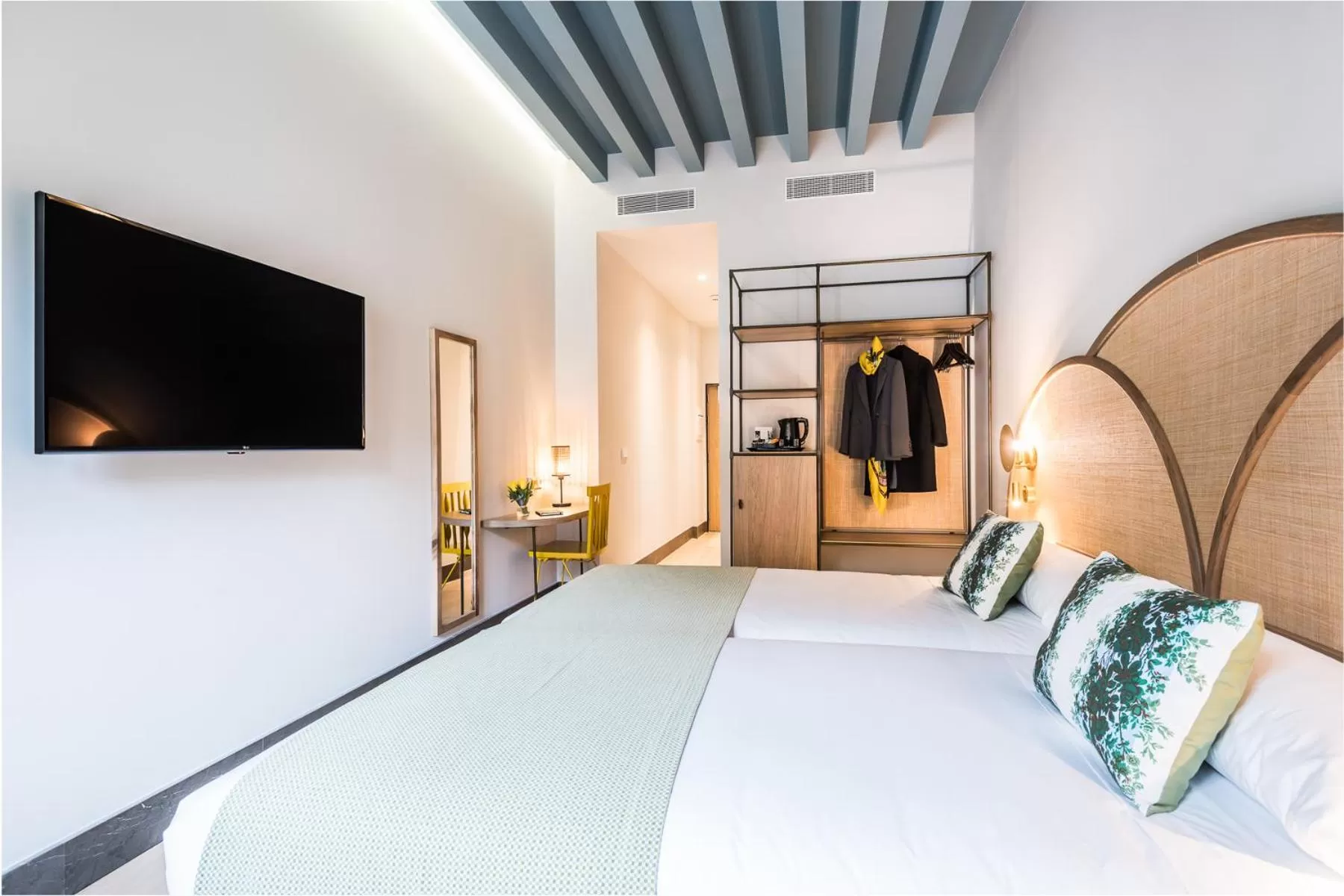 Photo of the whole room, Bed in Intelier Casa de Indias