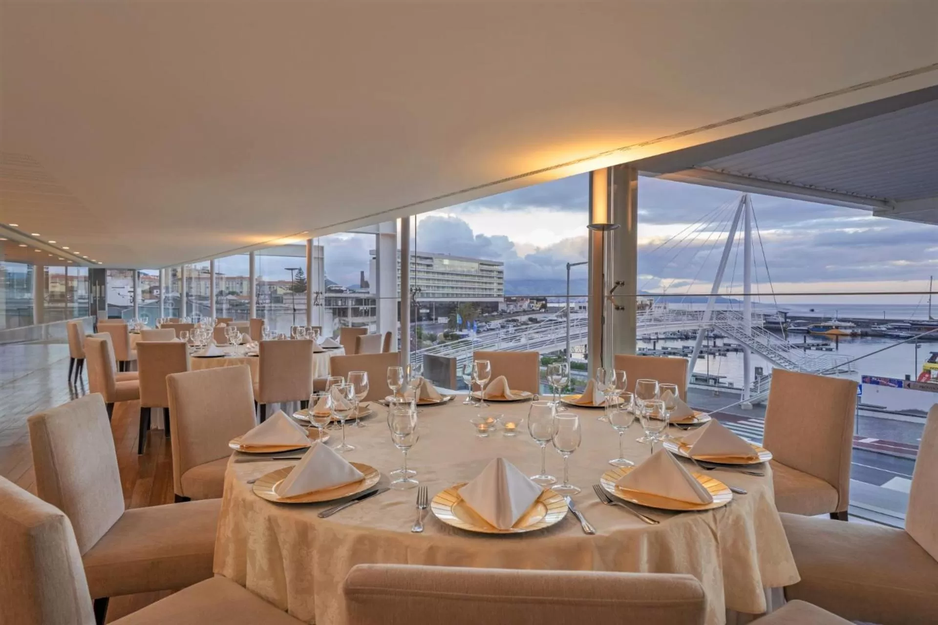Restaurant/places to eat in Hotel Marina Atlântico