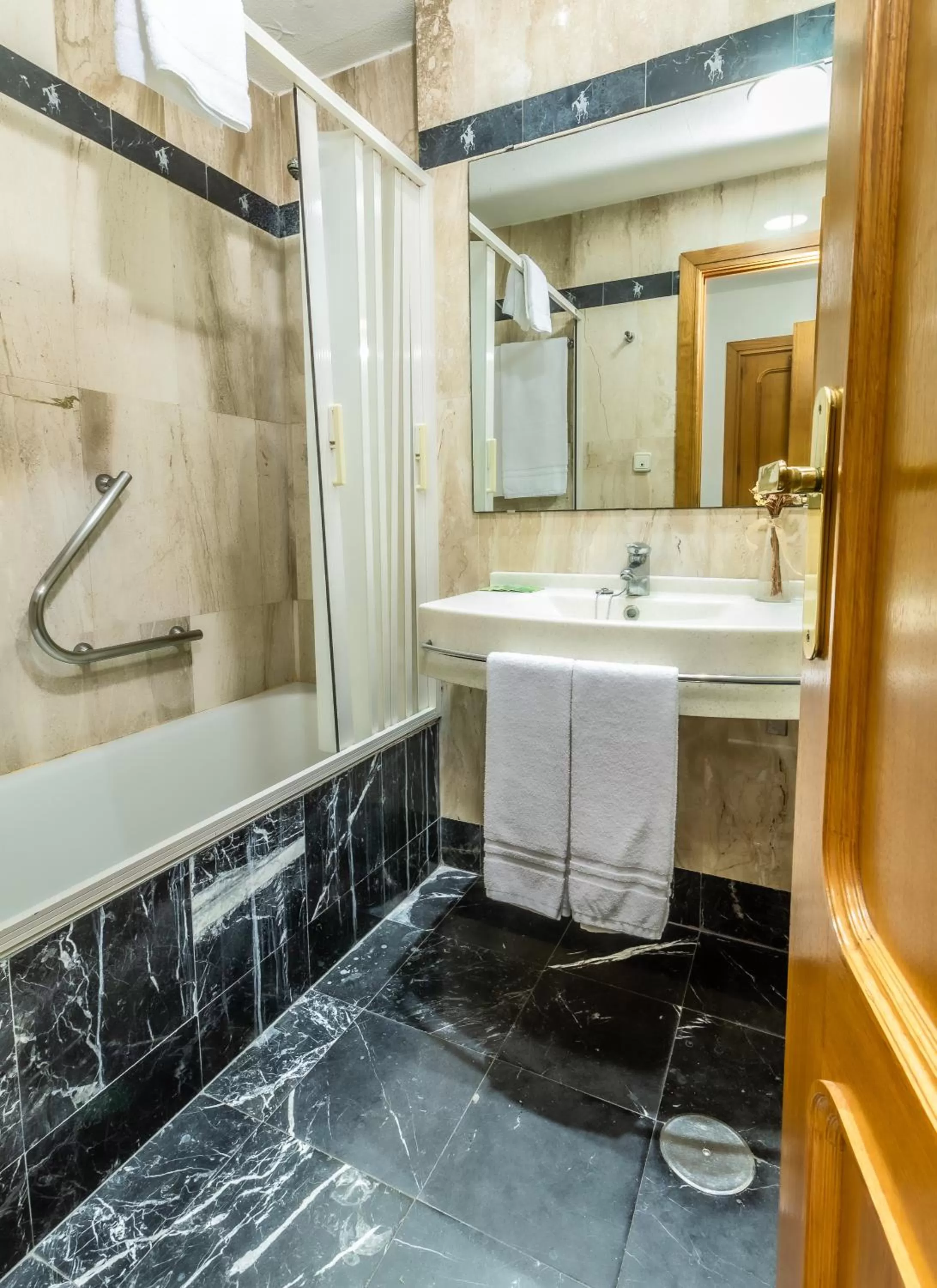 Standard Queen Room in Pacoche Murcia