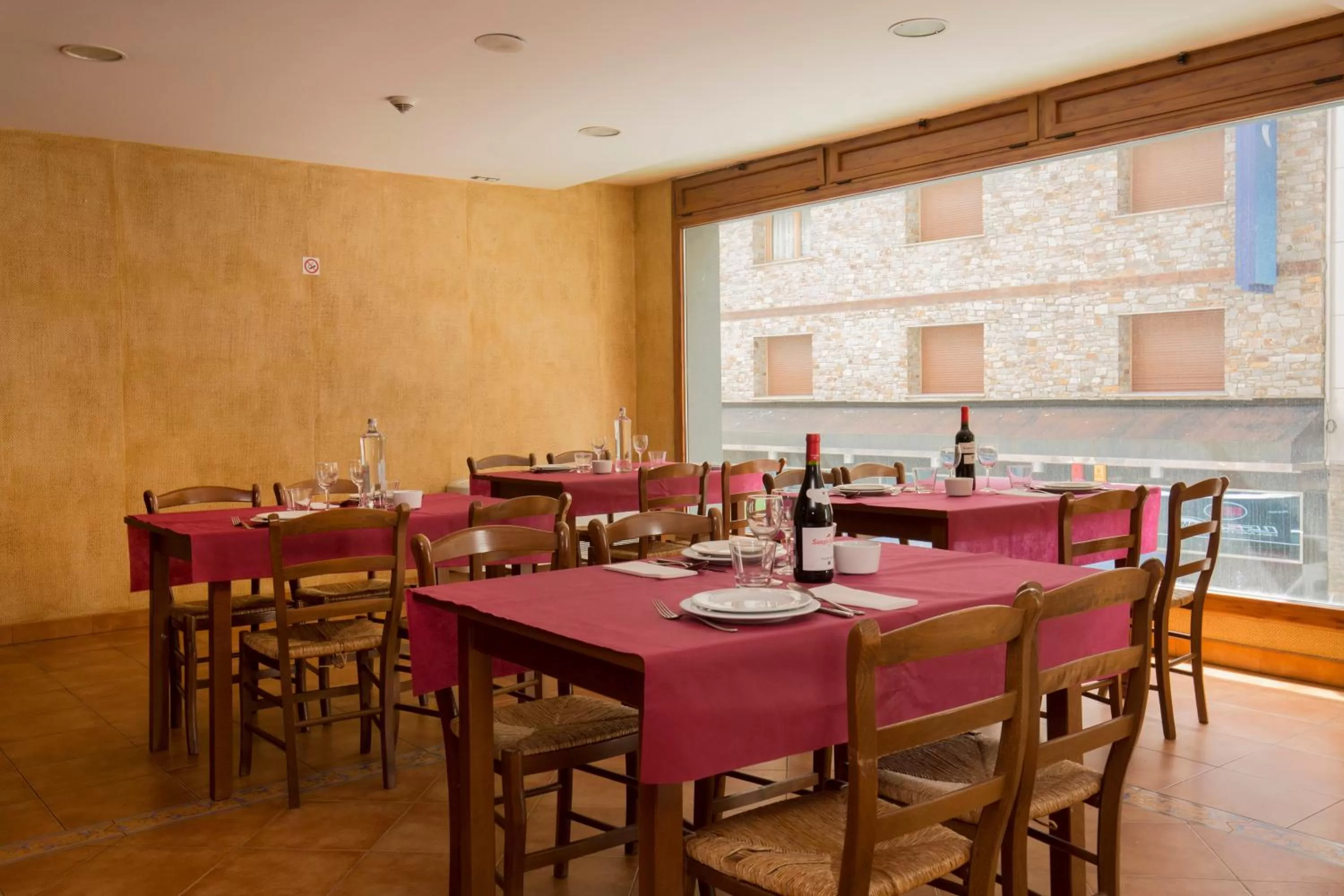 Lounge or bar in Hotel Catalunya Ski by Nexta