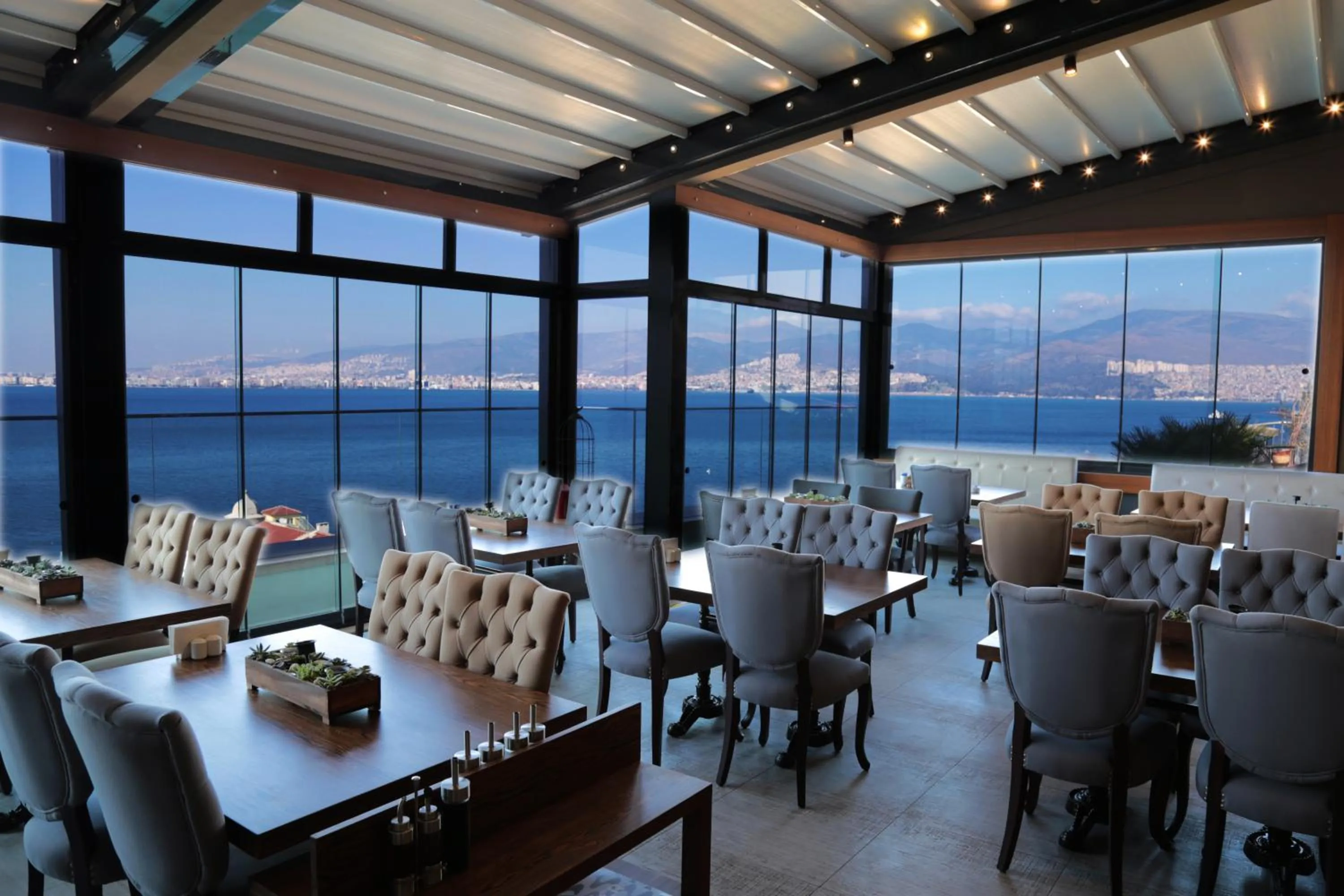 Food and drinks in Pasaport Pier Hotel