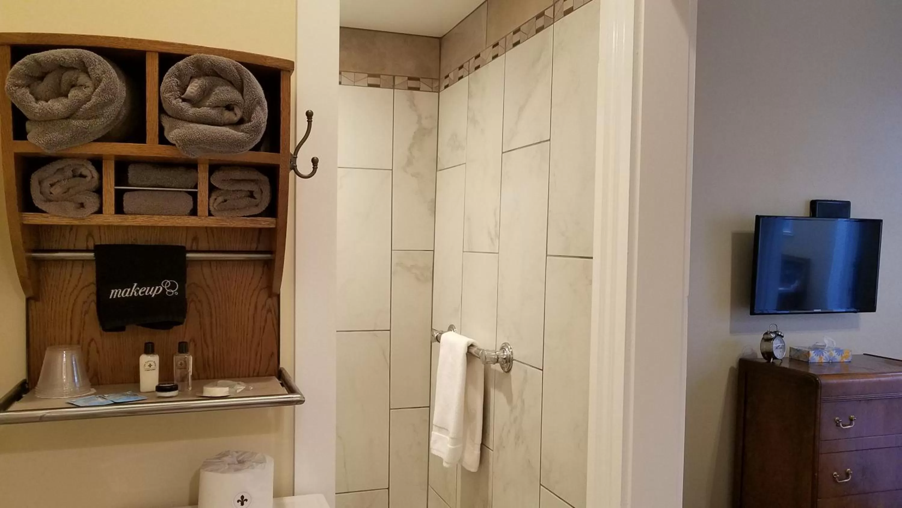 Bathroom in Hotel Ouray - for 12 years old and over