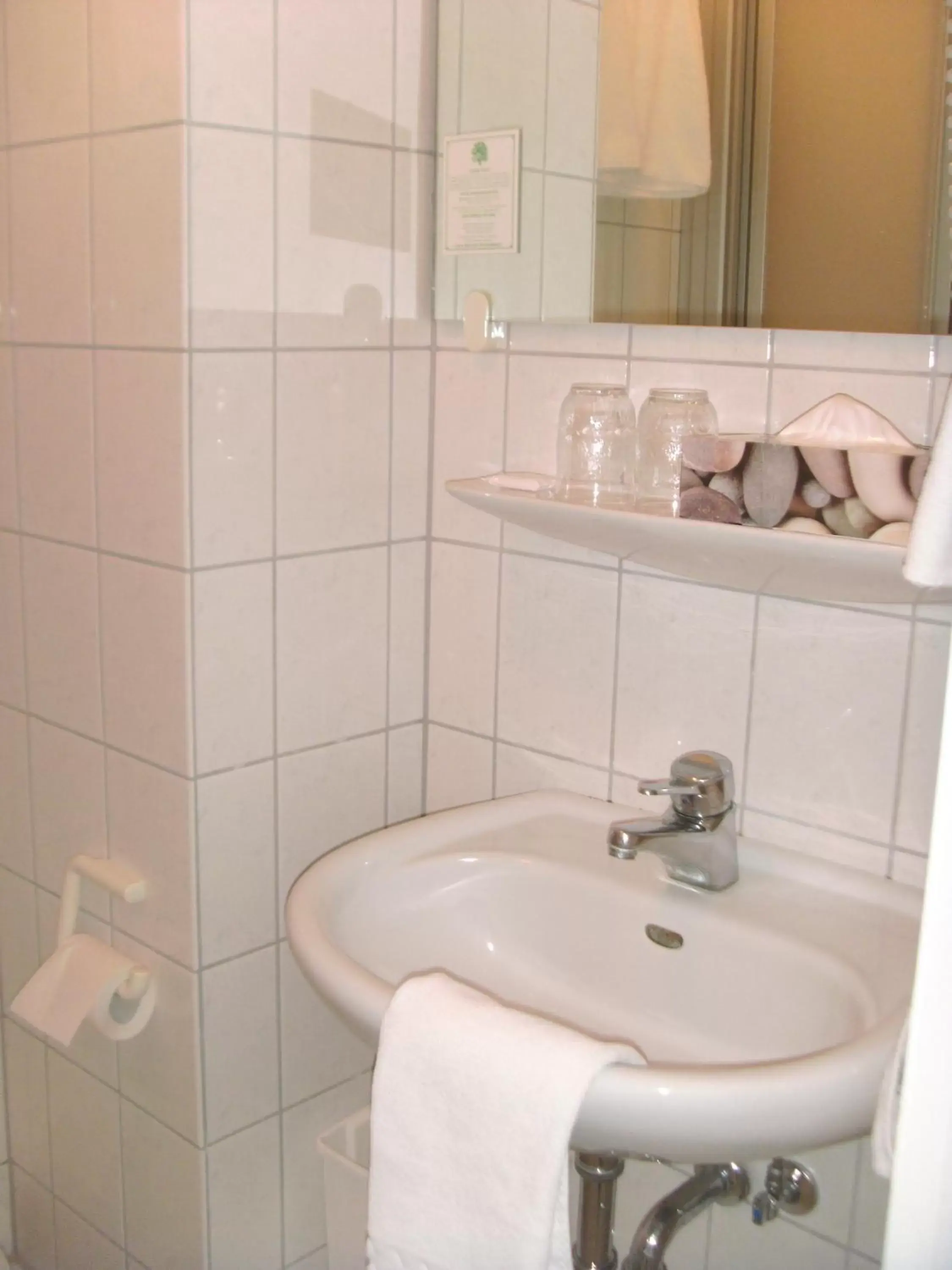 Single Room in Hotel Meyn Single Room in Hotel Meyn