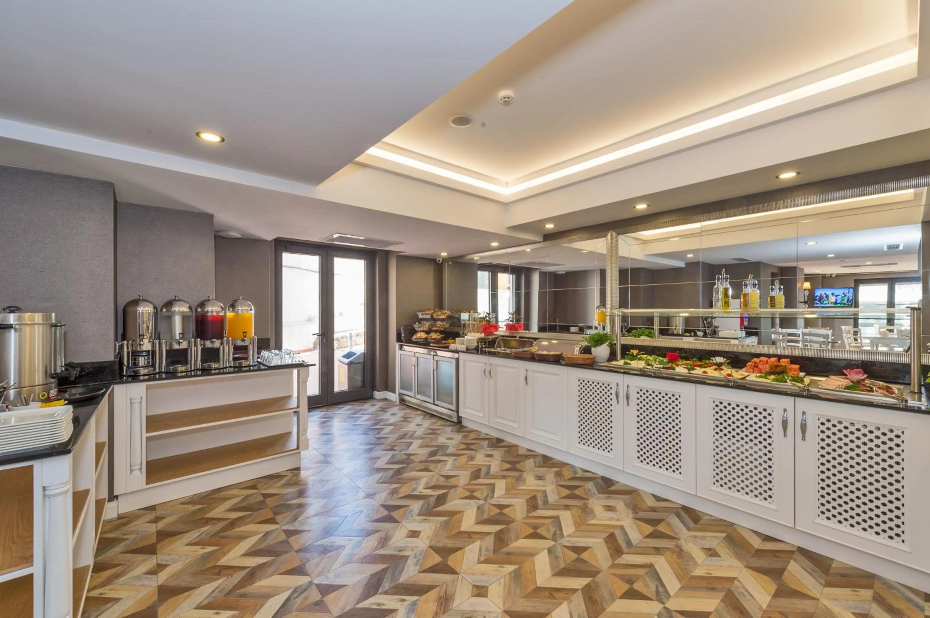 Food and drinks in Hanna Hotel