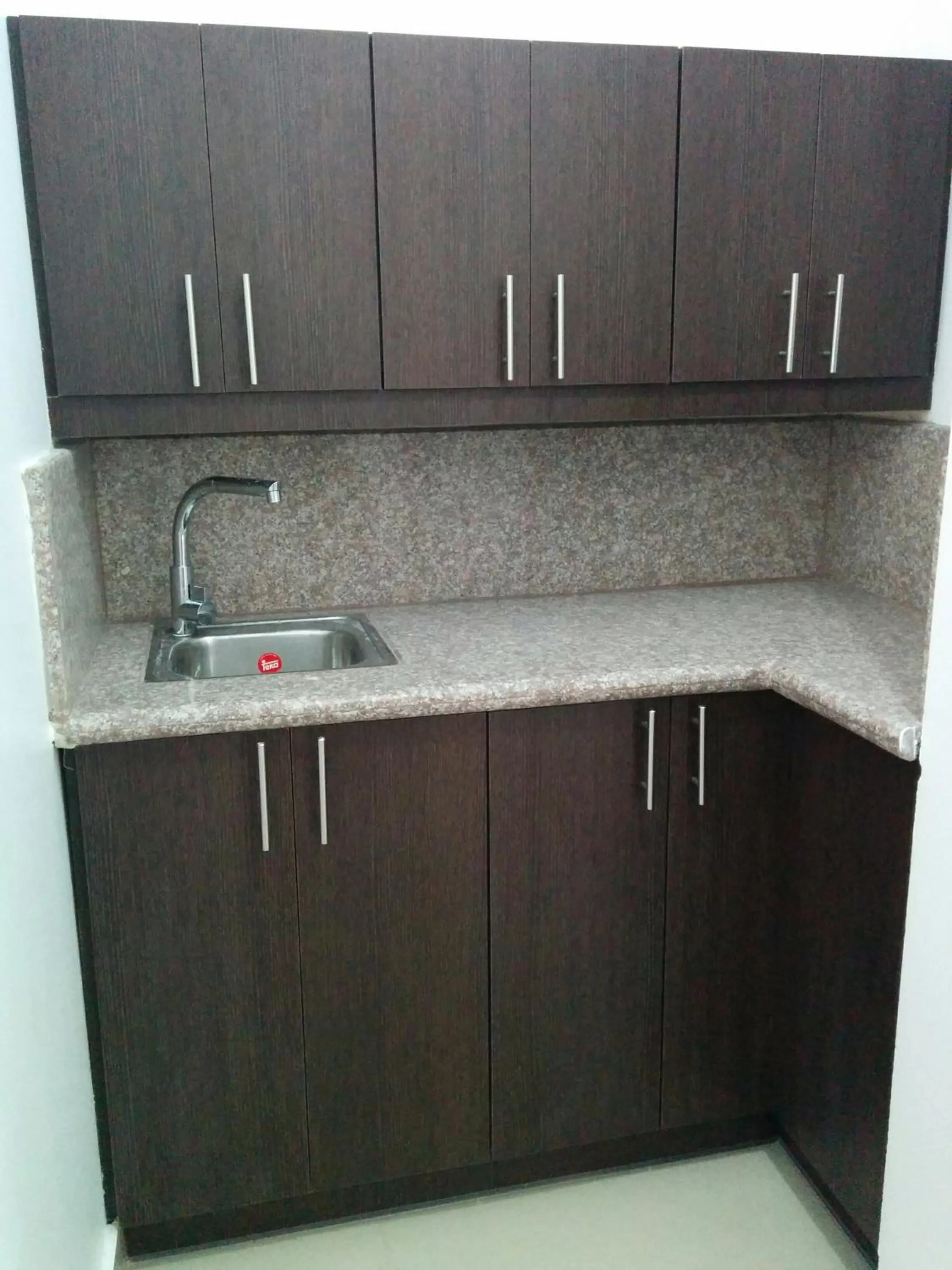 Kitchen/Kitchenette in Manta Airport Hotel