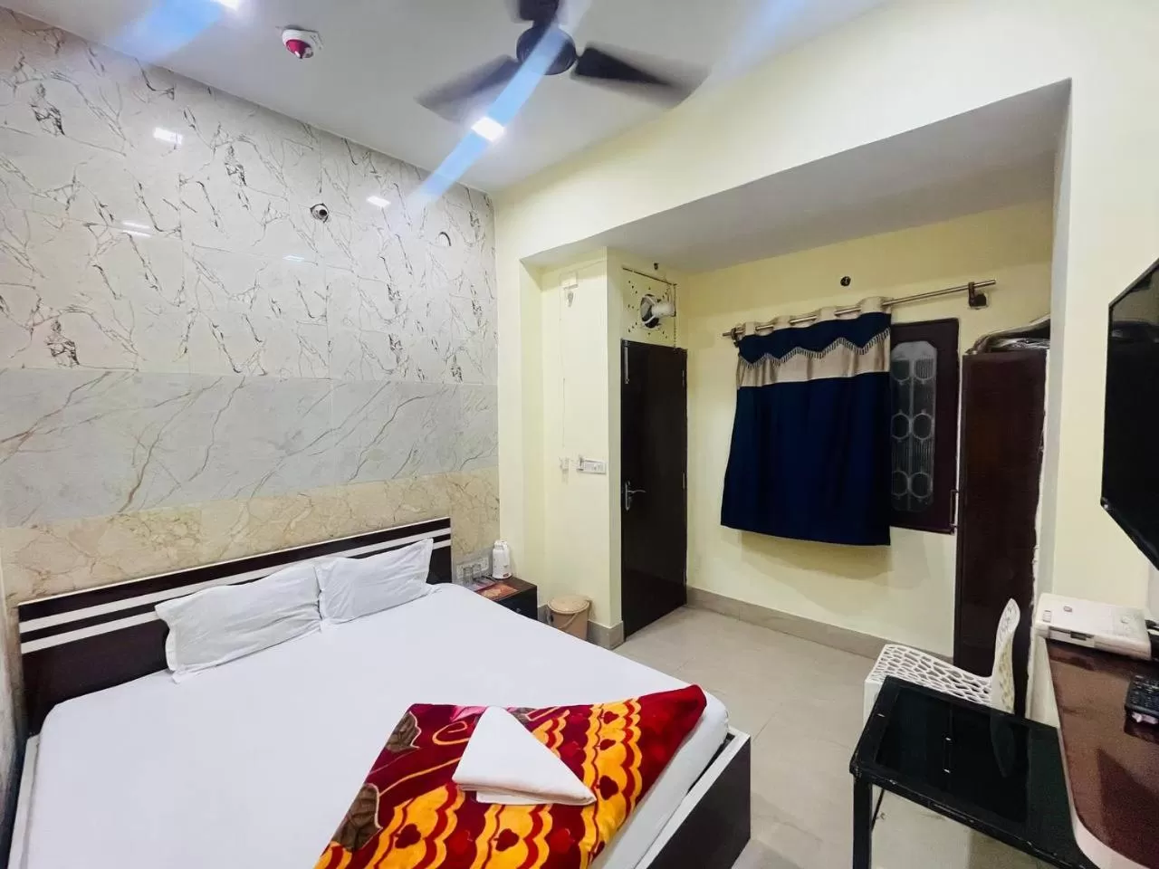 Bedroom, Bed in Hotel Airlines