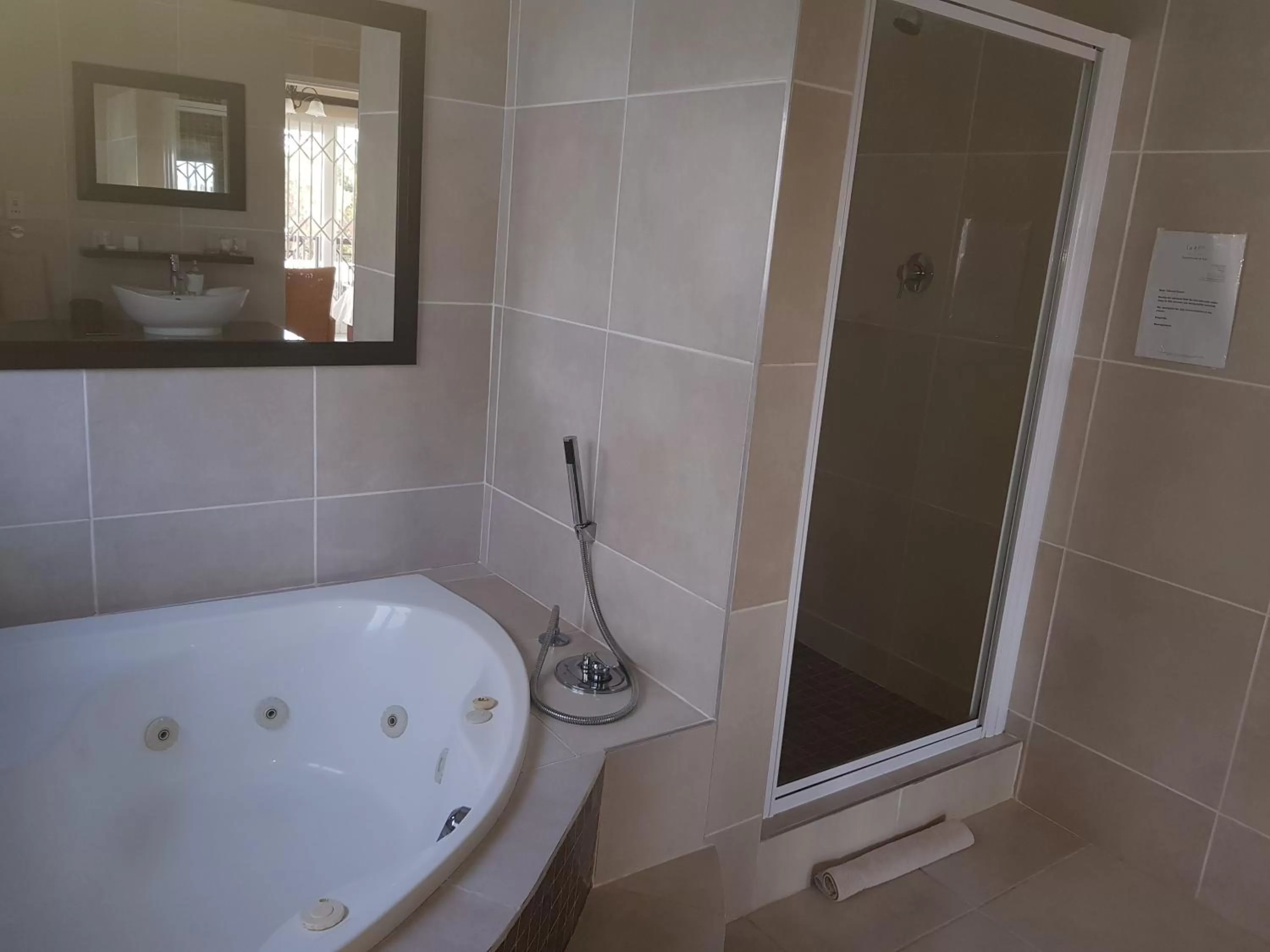 Bathroom in Ingwe Manor B&B