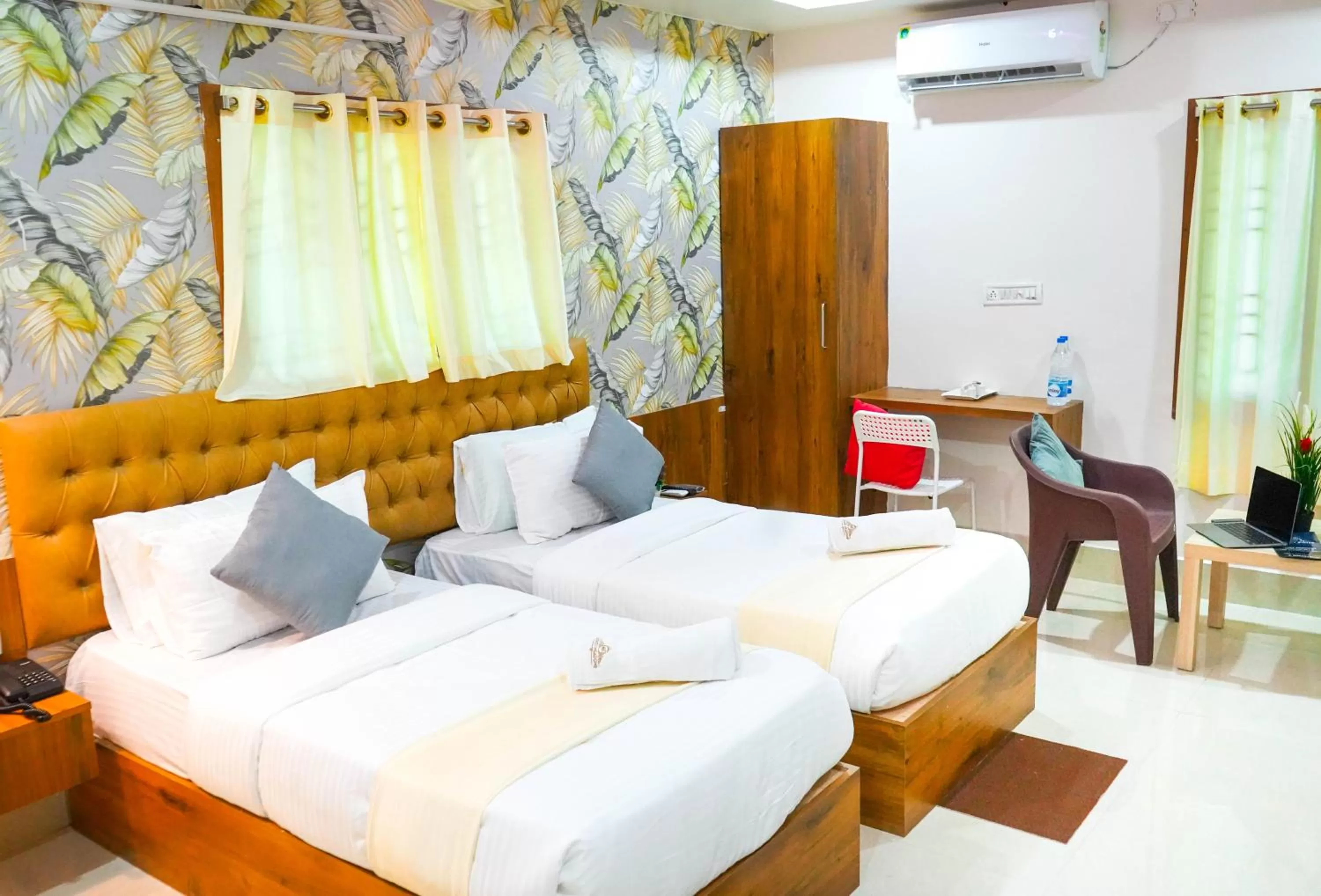 Bed in Homey Meadows - Beach Area