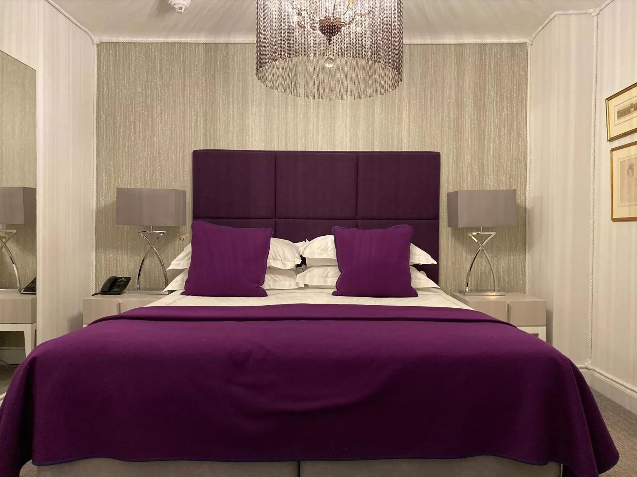 Bed in Great Fosters - Near Windsor