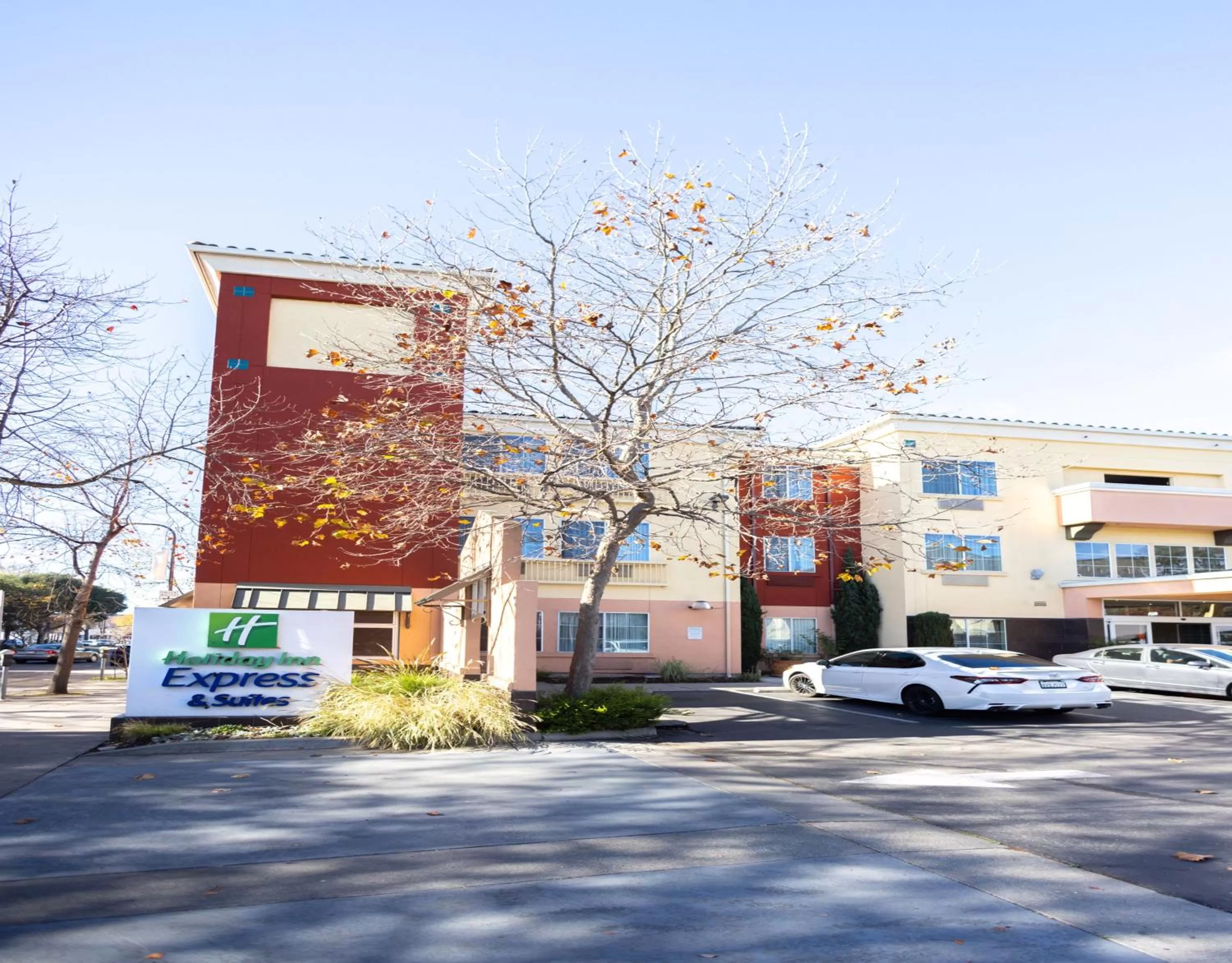 Property building in Holiday Inn Express Berkeley by IHG