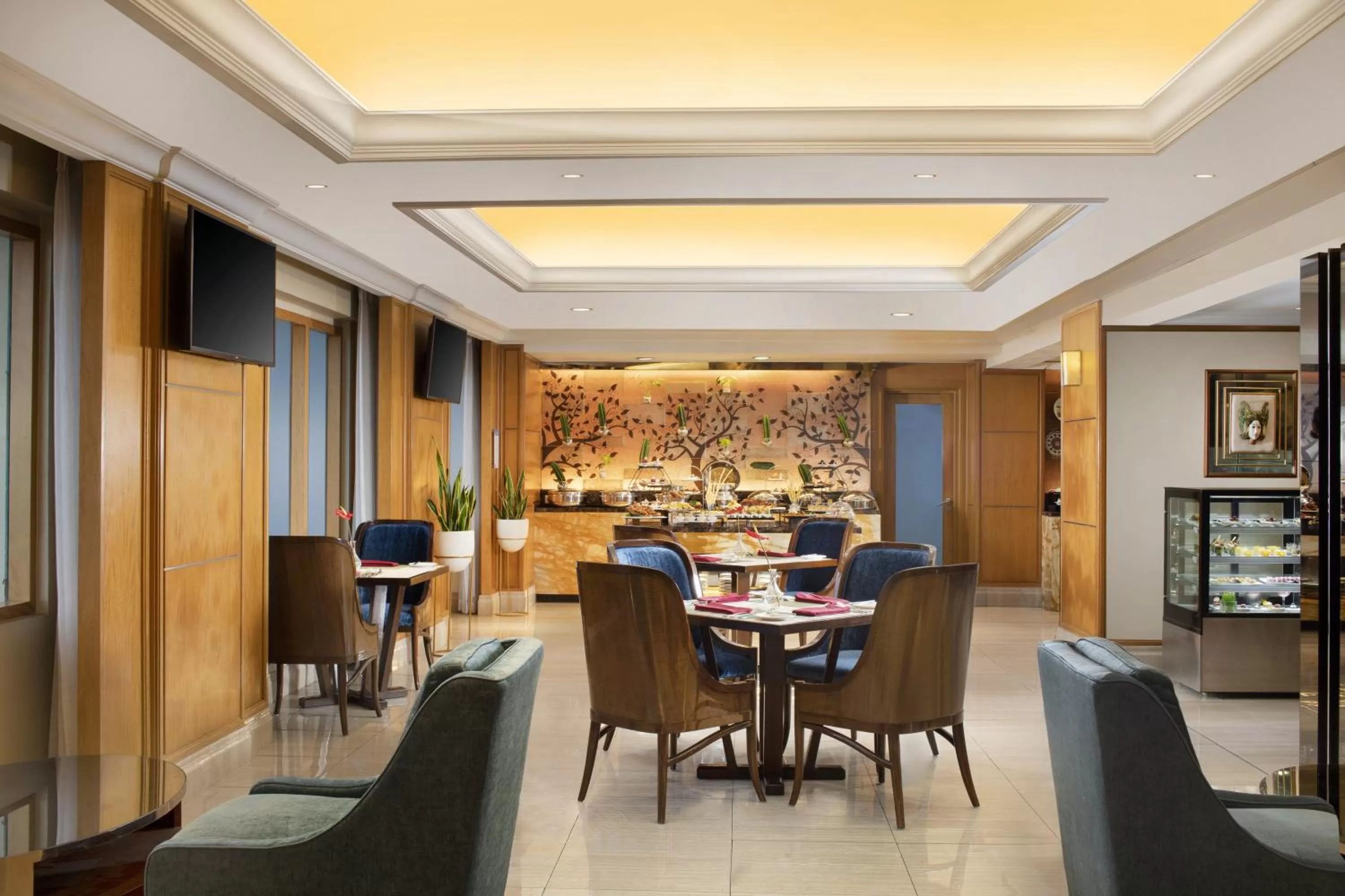 Lounge or bar in Hotel Ciputra Jakarta managed by Swiss-Belhotel International