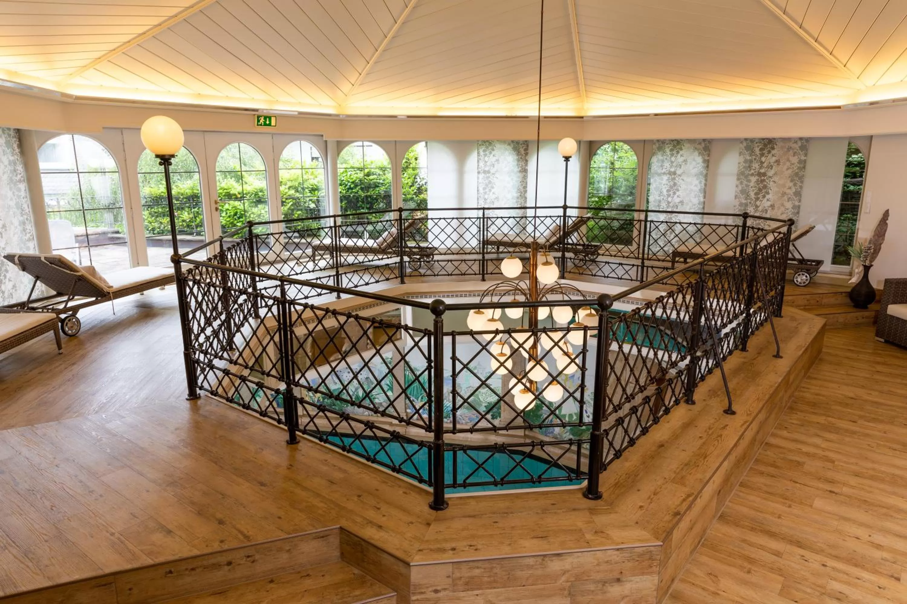 Spa and wellness centre/facilities, Bed in Romantik Berghotel Astenkrone