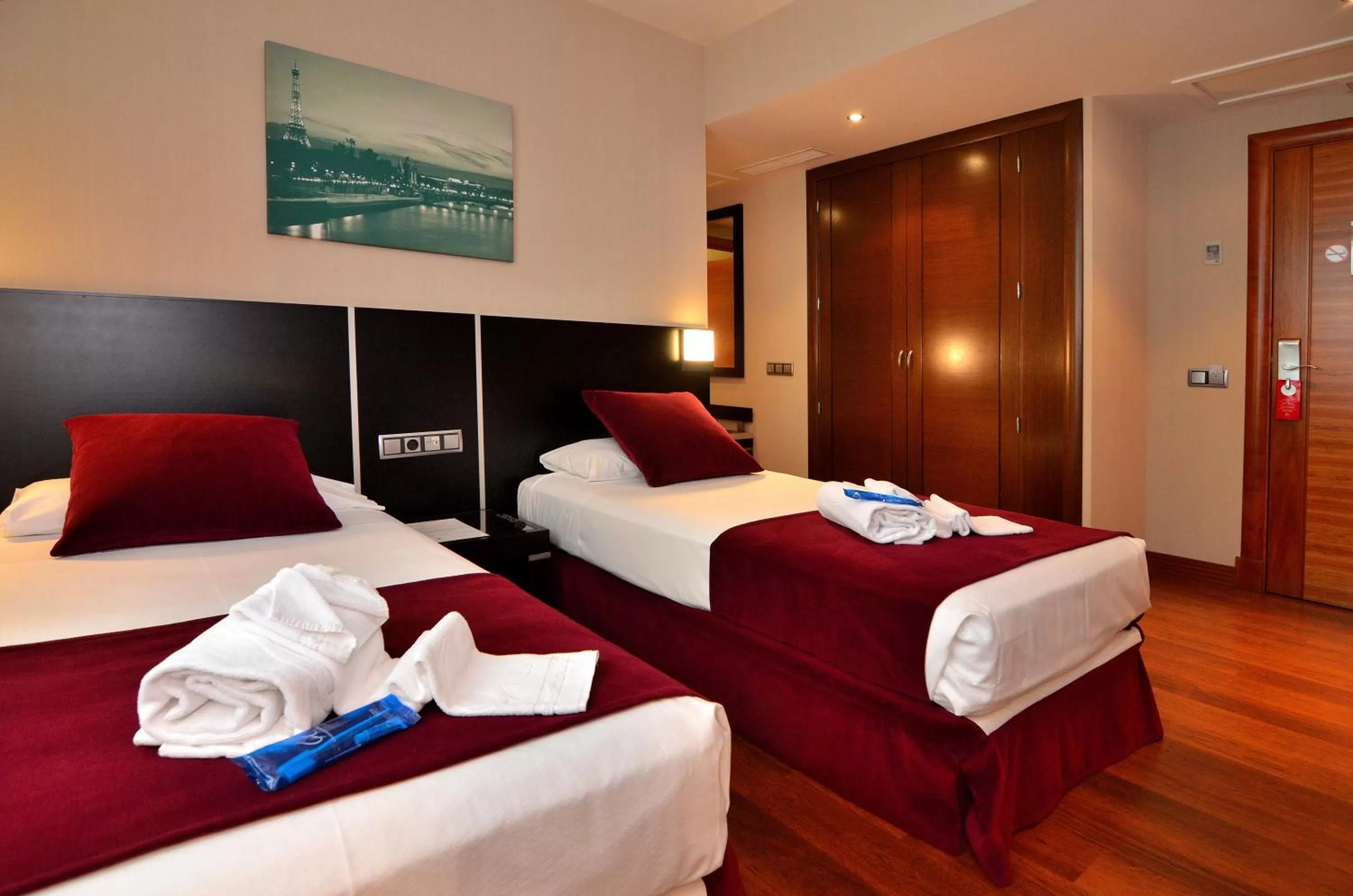 Bed in Clement Barajas