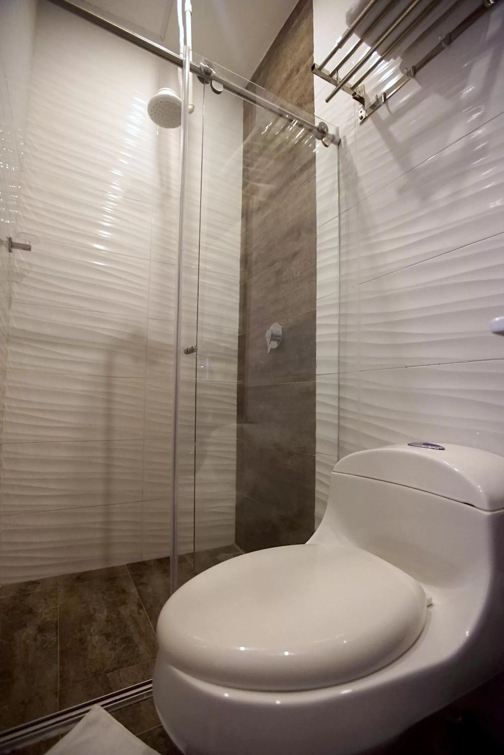 Shower, Bathroom in Hotel Ucla Center