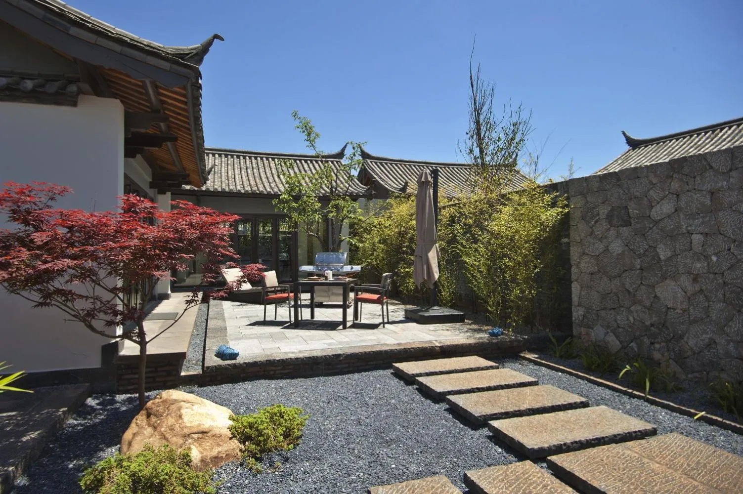 Garden in Pullman Lijiang Resort & Spa