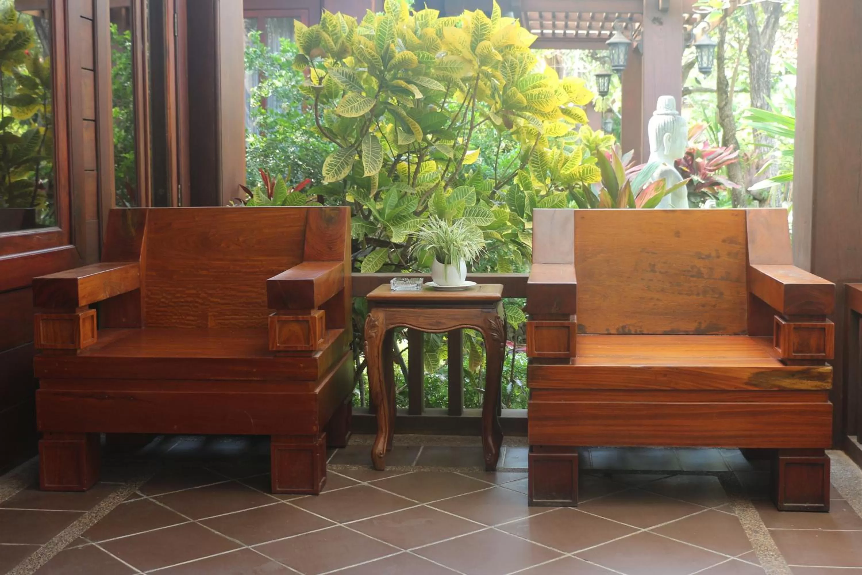 Patio in Try Palace Resort-Kep