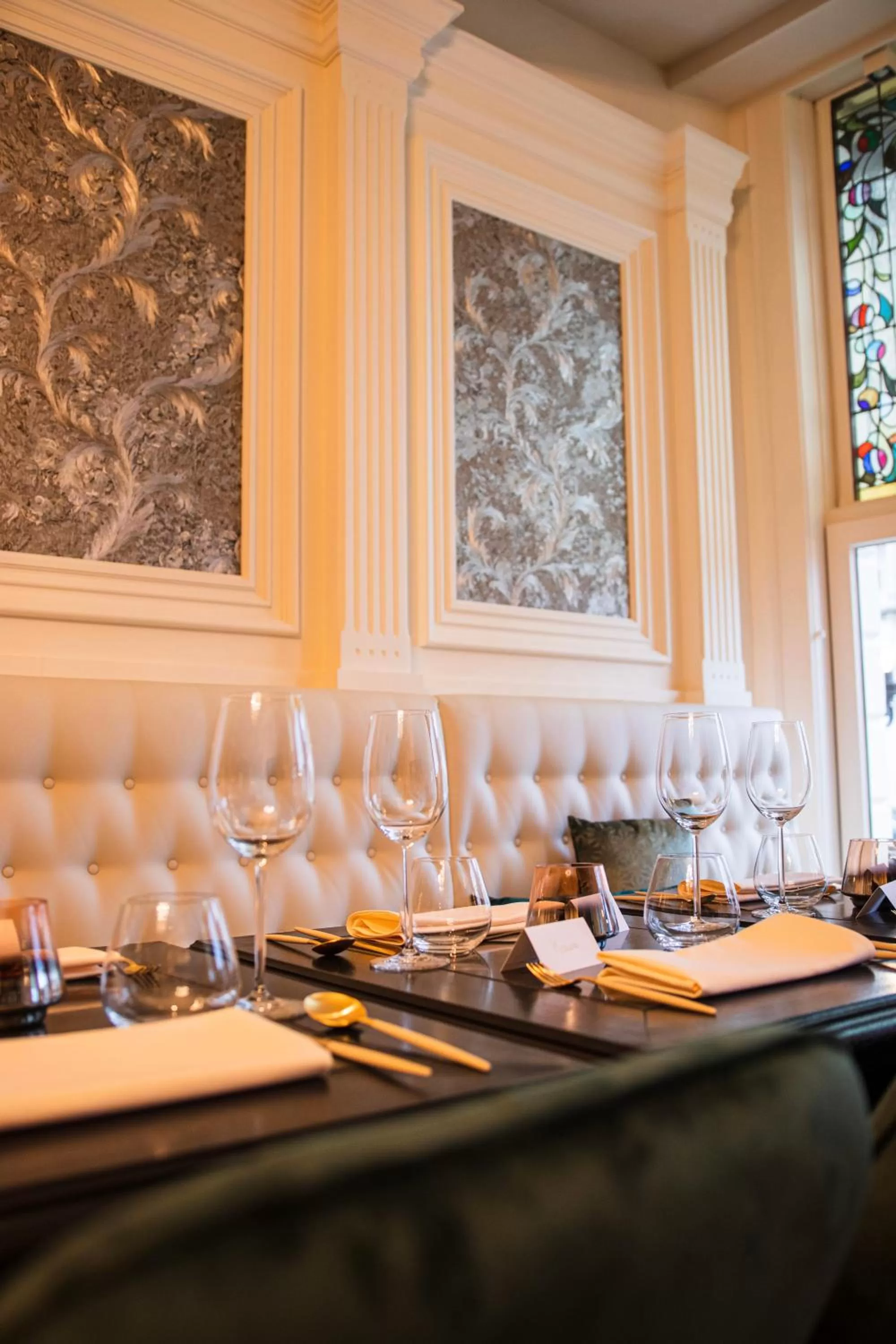 Restaurant/Places to Eat in Hotel La Pomme d'Or