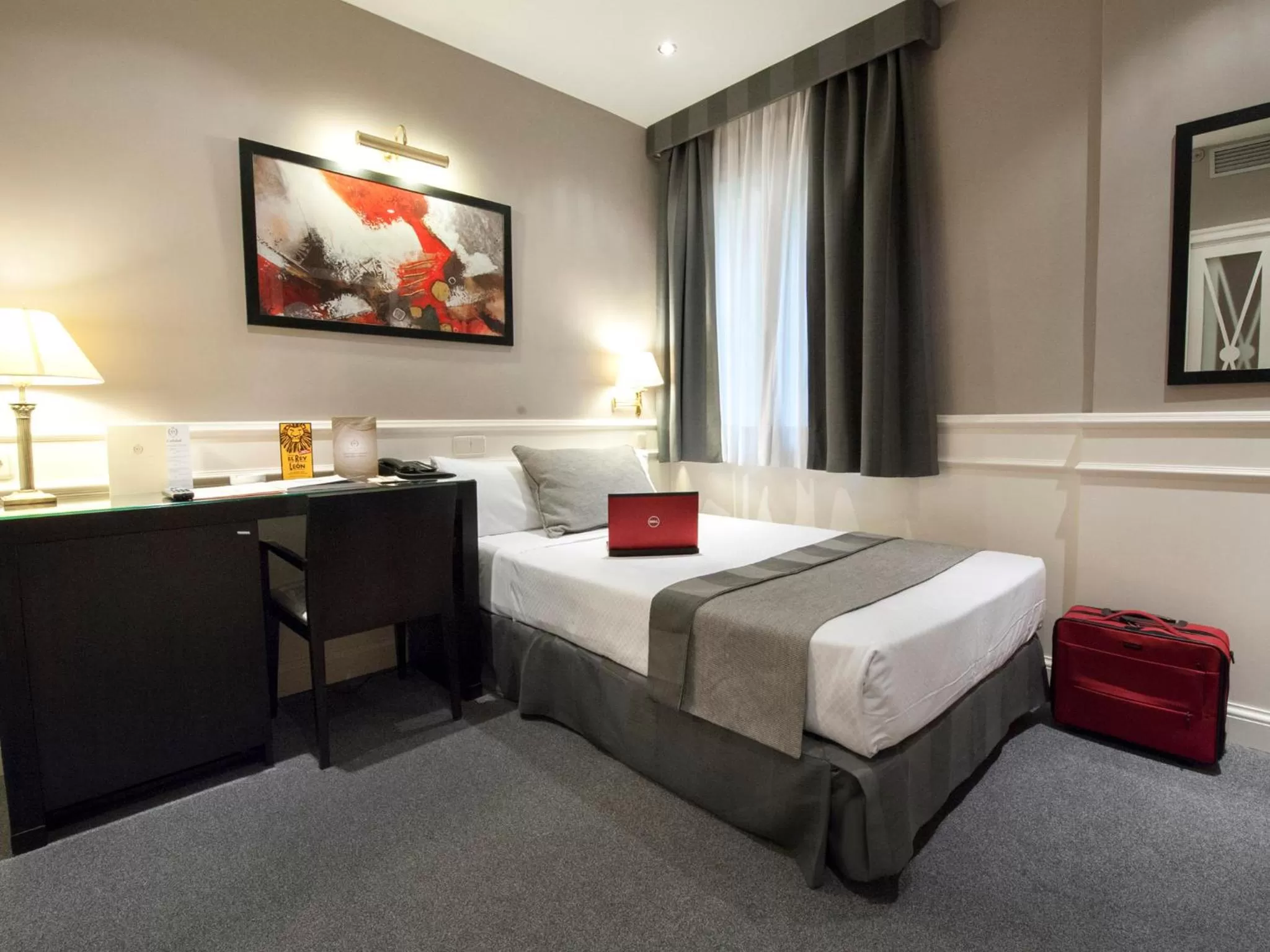 Single Room in Emperador