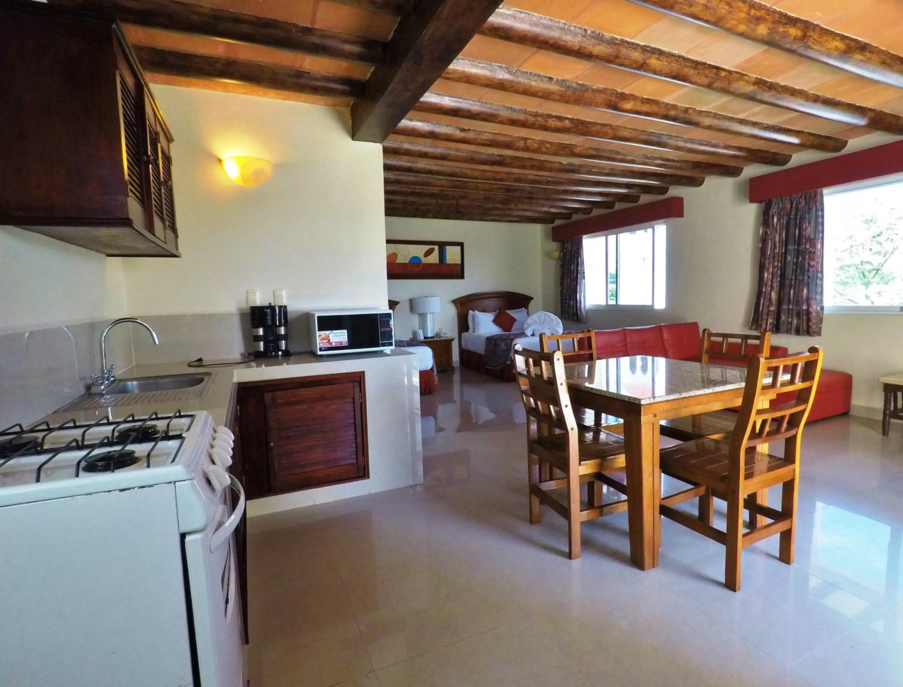 Kitchen or kitchenette in Hotel El Campanario Playa del Carmen