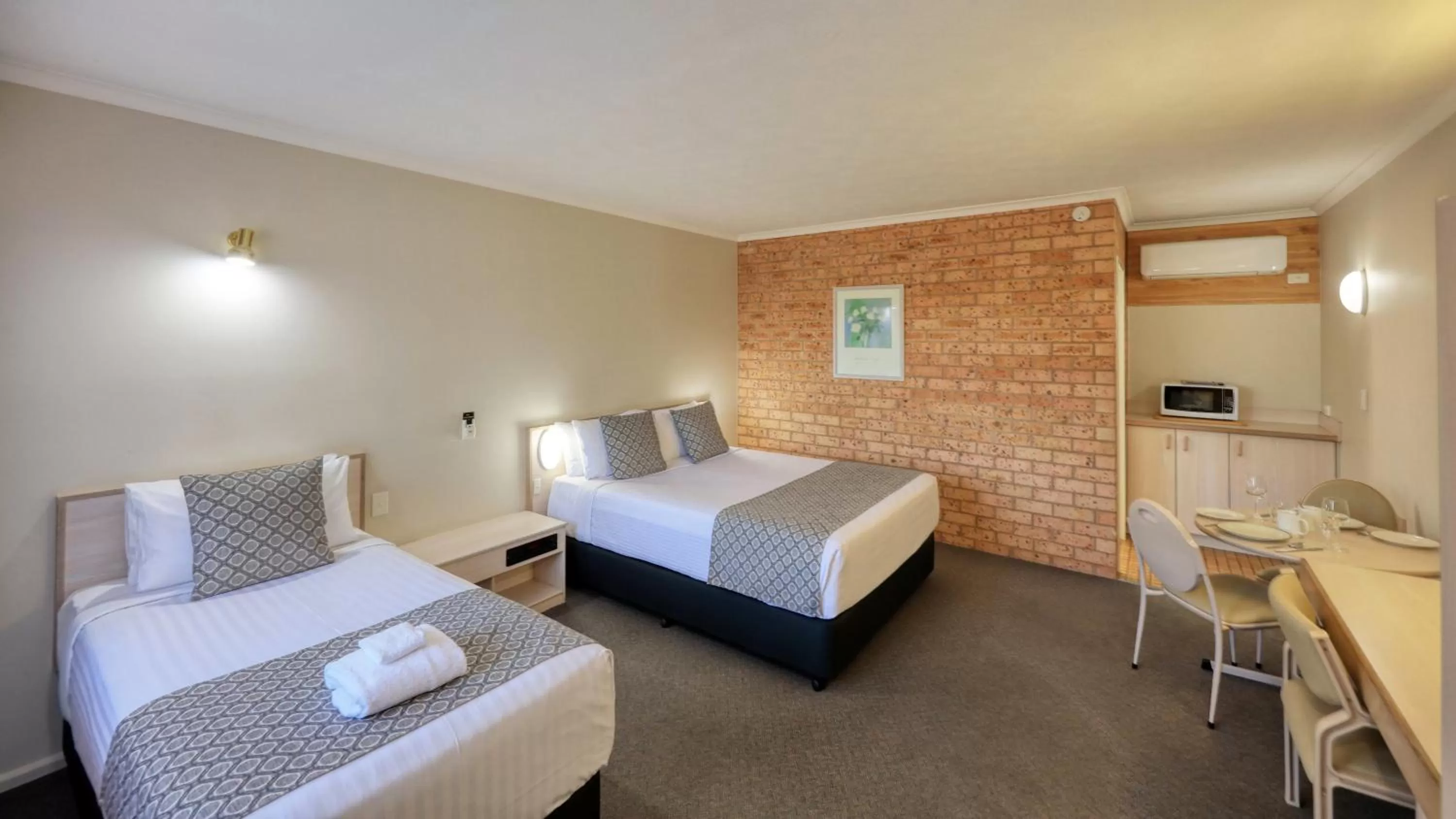 Bed in Blue Diamond Motor Inn