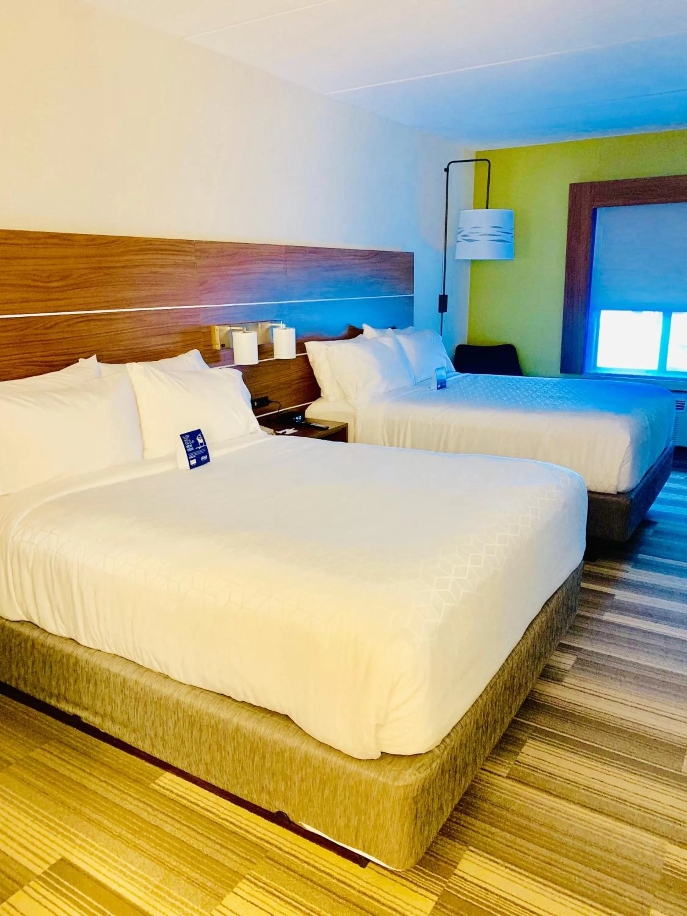 Queen Suite with Two Queen Beds in Holiday Inn Express - Wilmington North - Brandywine by IHG