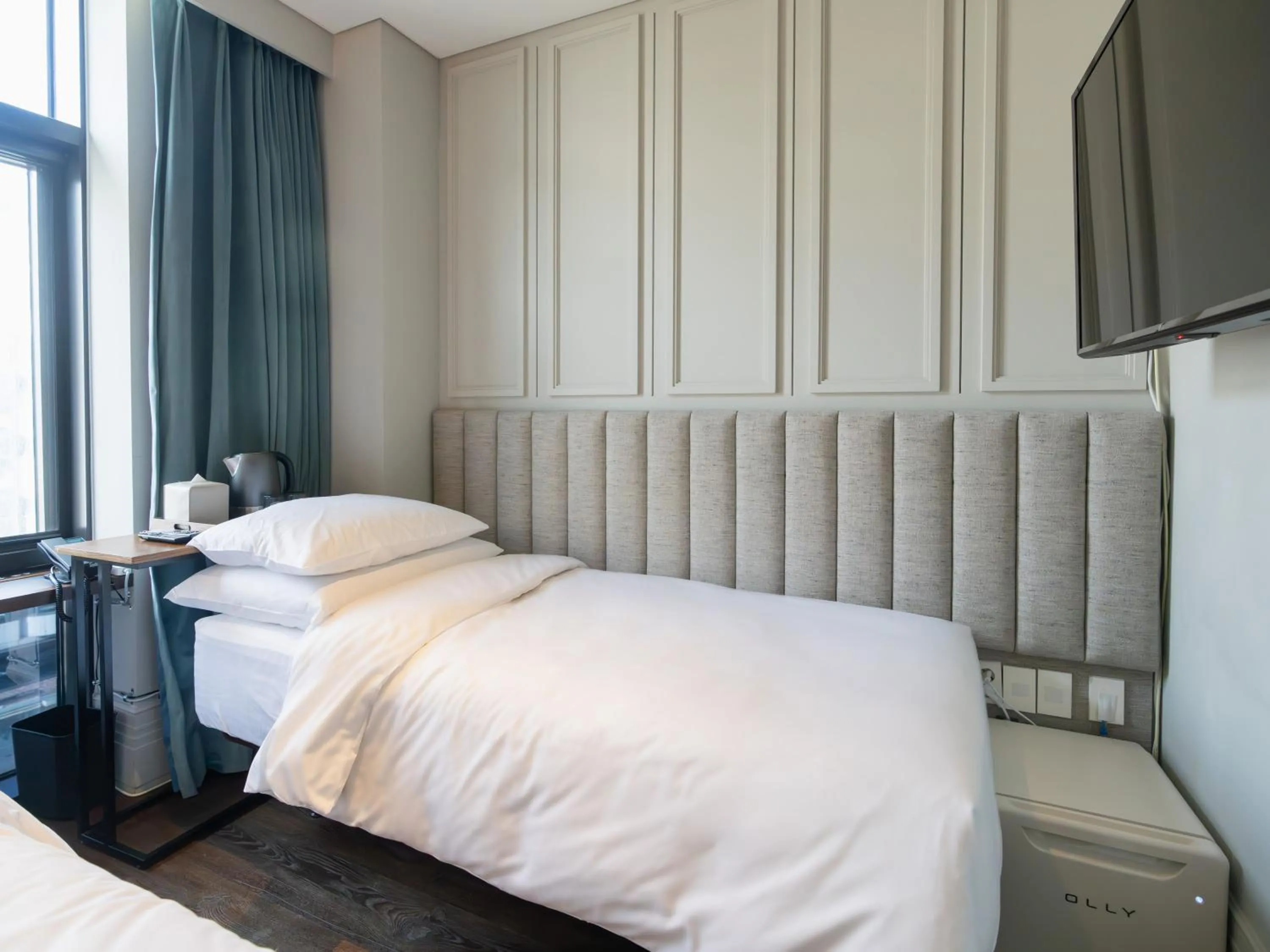 Bedroom, Bed in Hotel Crescendo Seoul