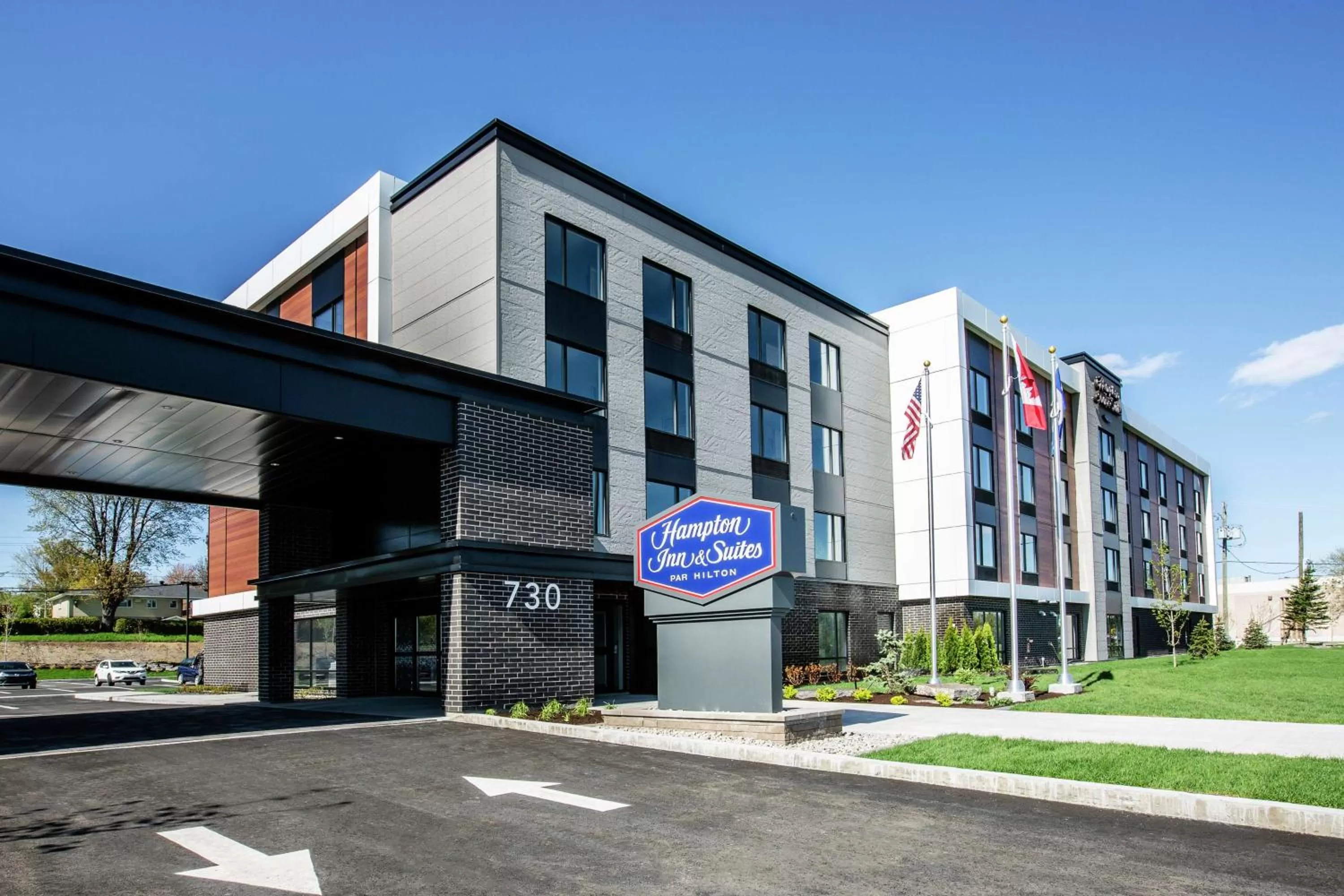 Property building in Hampton Inn & Suites by Hilton Québec - Beauport