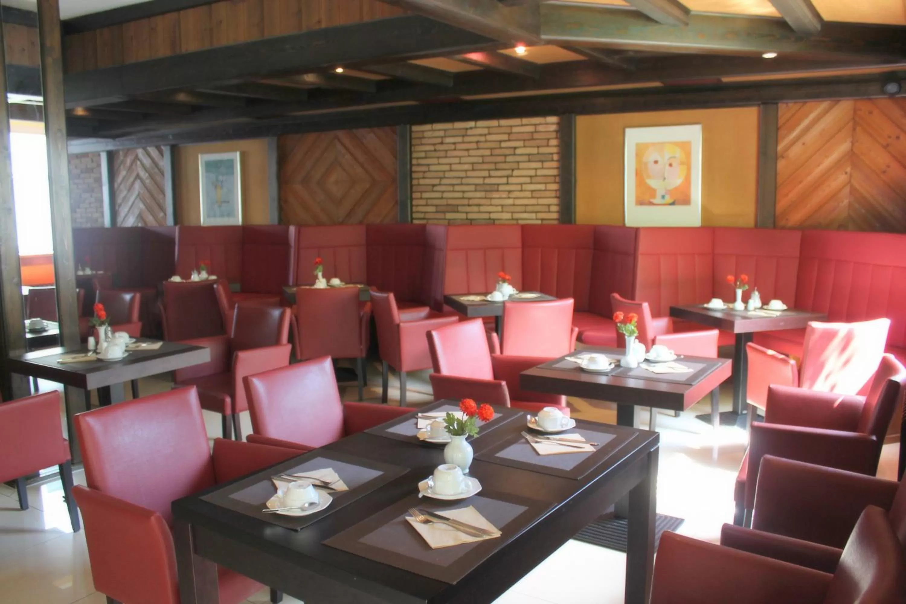 Restaurant/Places to Eat in Hotel Lorien