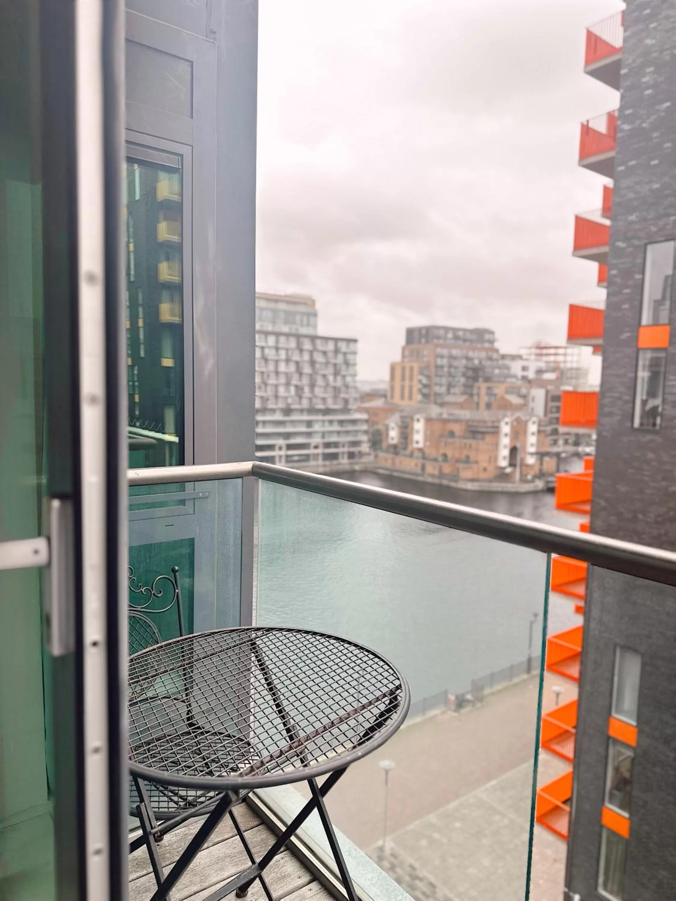 Balcony/Terrace in Canary Wharf - Luxury Apartments