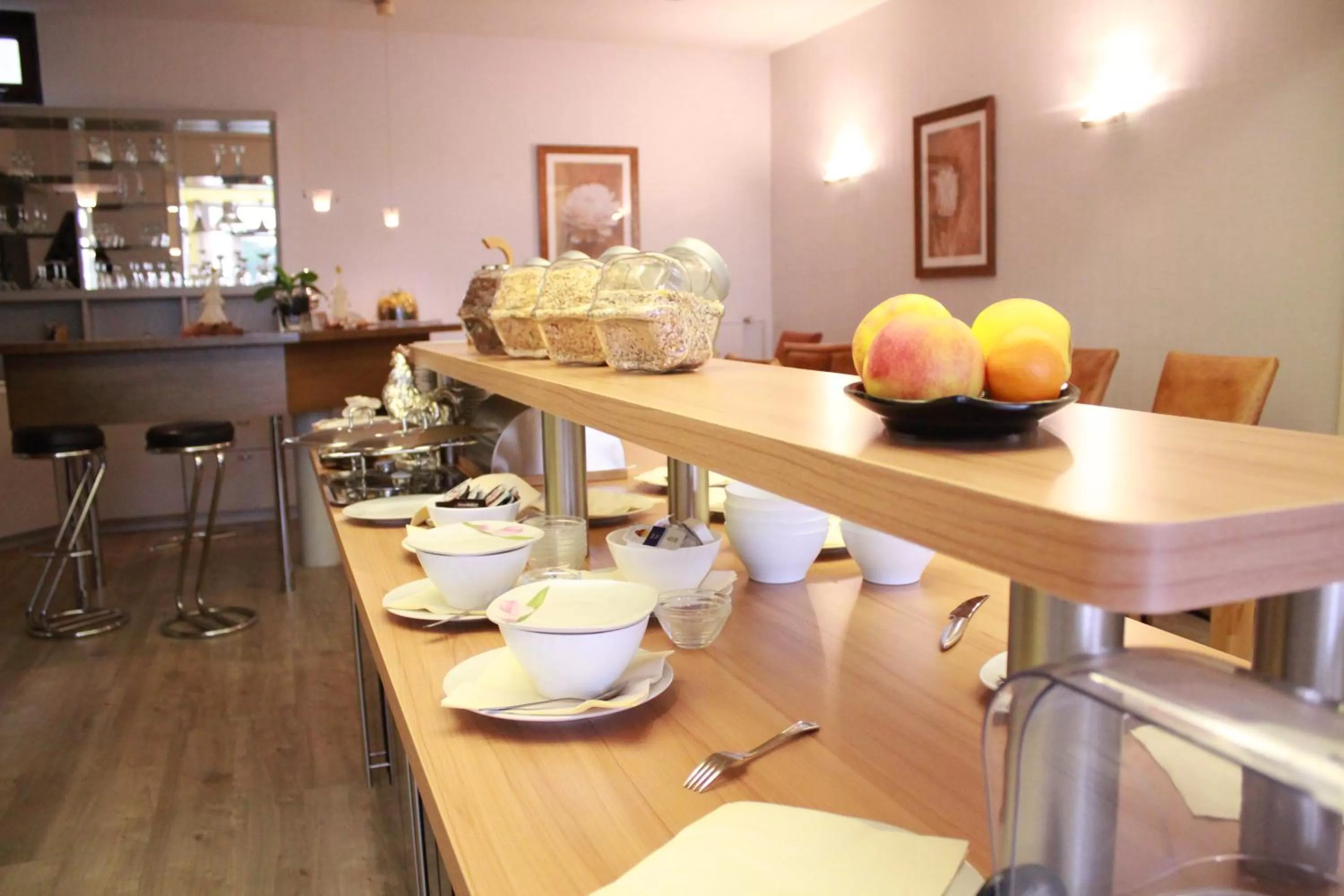 Restaurant/places to eat in Hotel am Schloss Broich