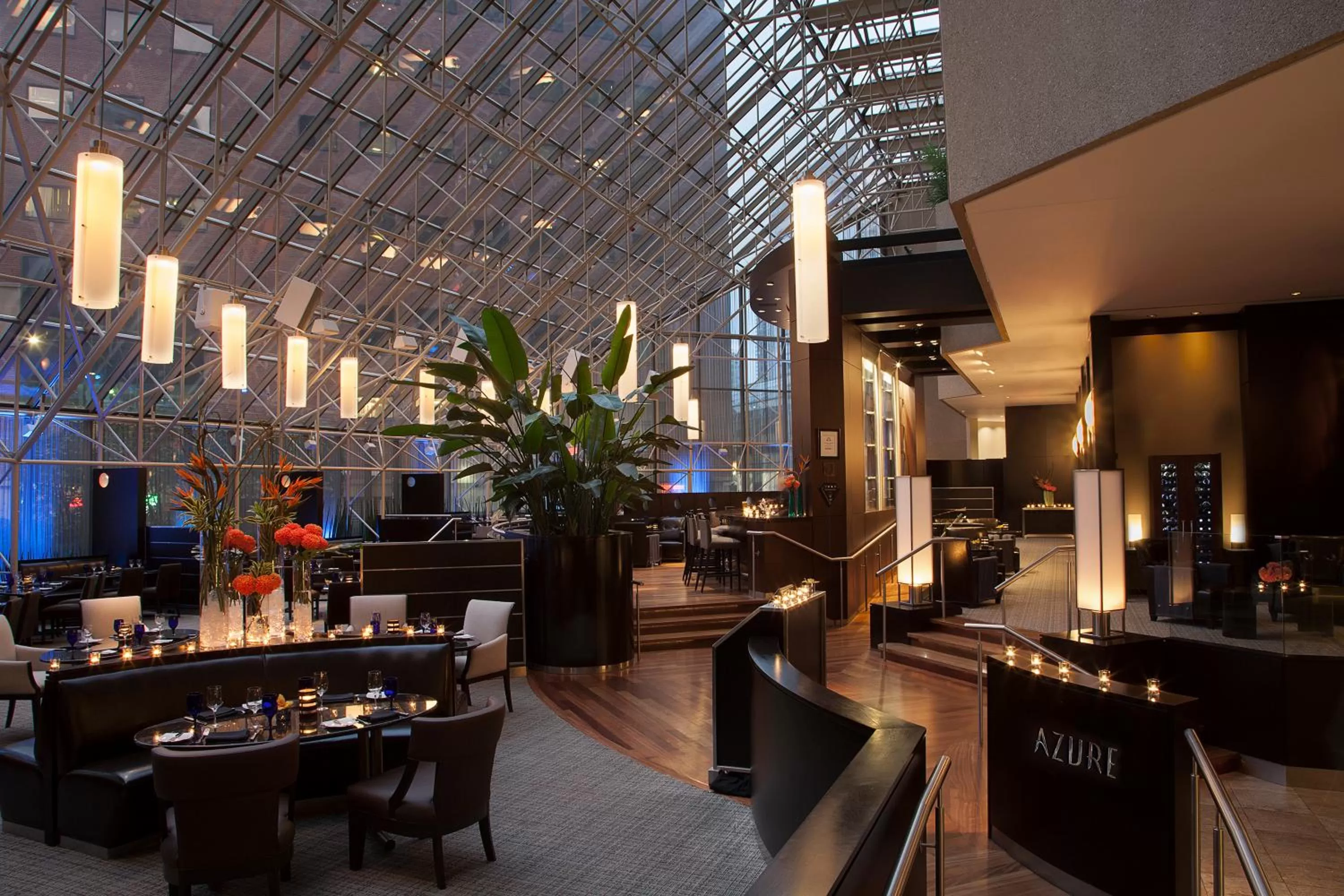 Restaurant/places to eat in InterContinental Toronto Centre by IHG