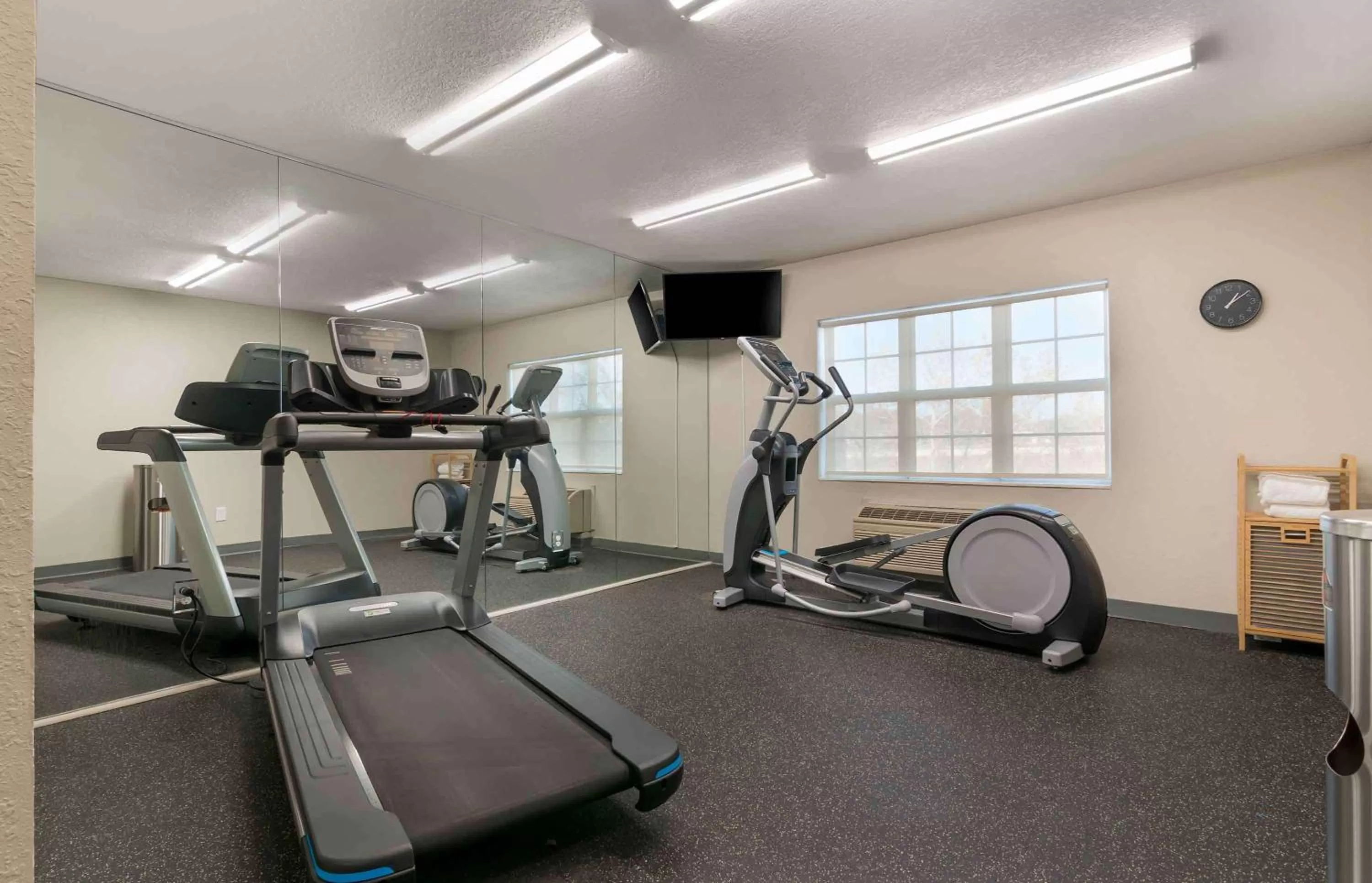 Fitness centre/facilities in Extended Stay America Suites - Kansas City - Overland Park - Quivira Rd